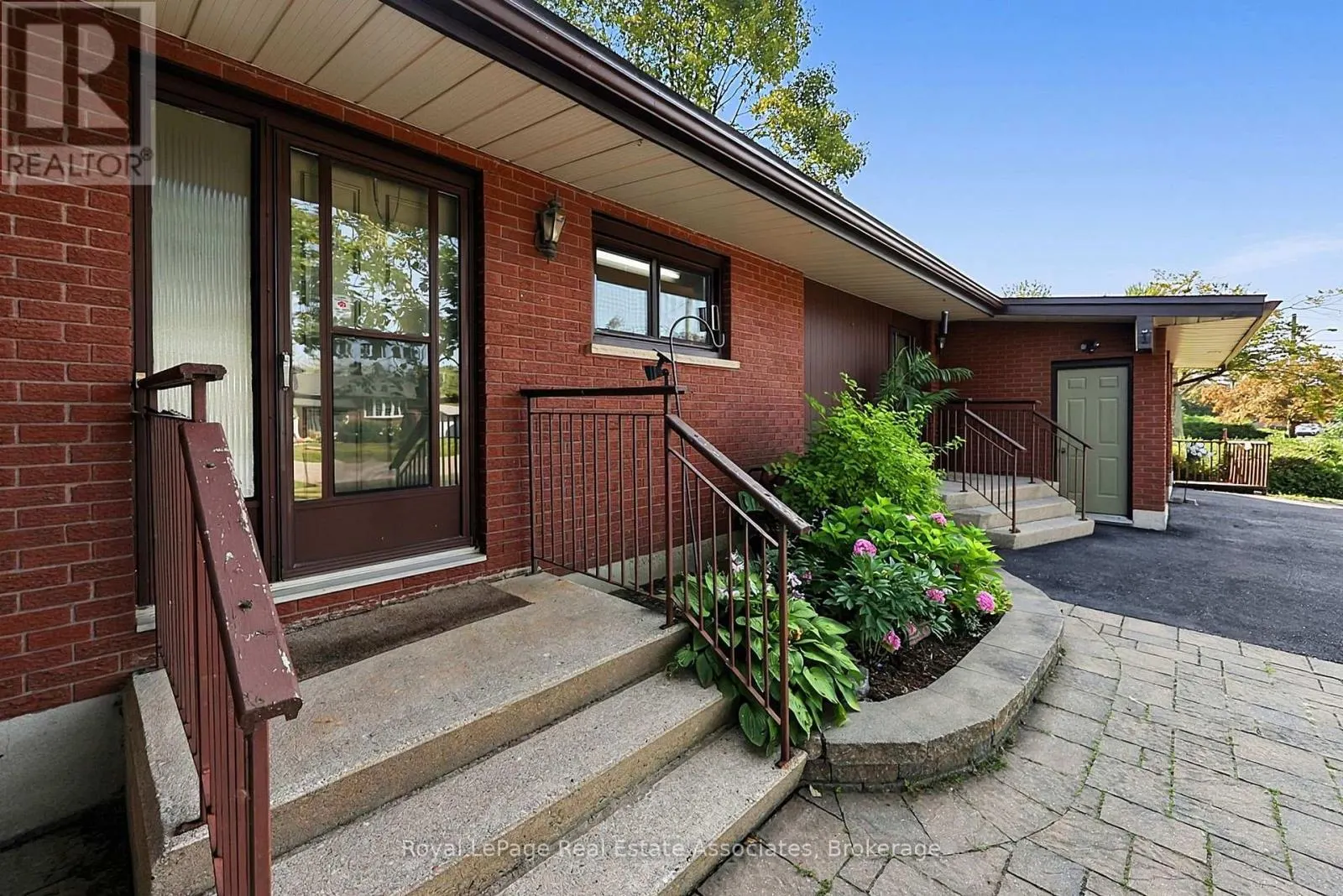 408 MOONEY CRESCENT