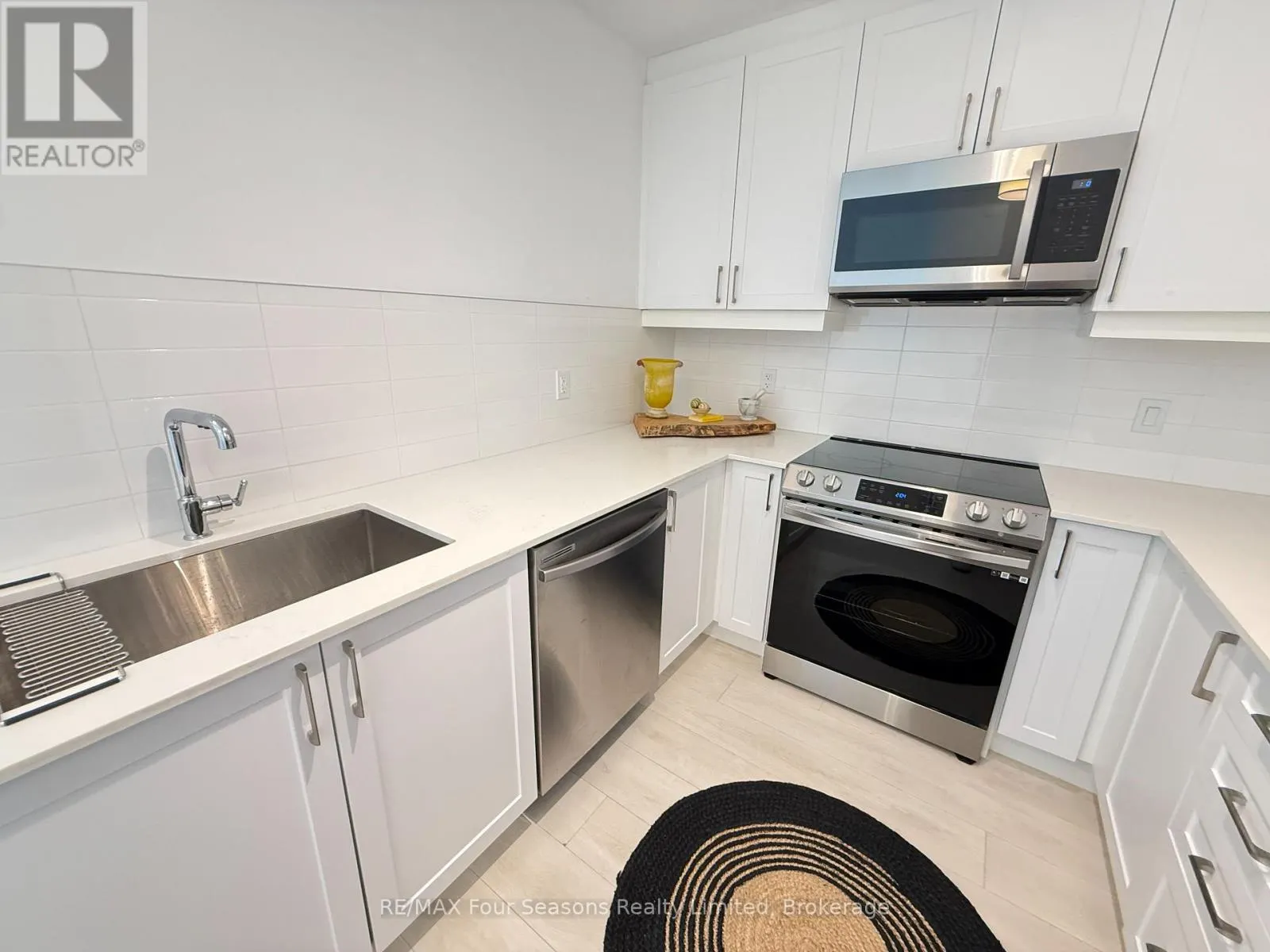 514 - 1 HUME STREET W #514