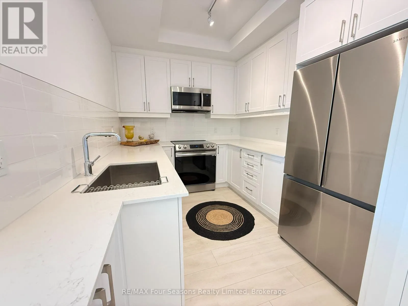 514 - 1 HUME STREET W #514