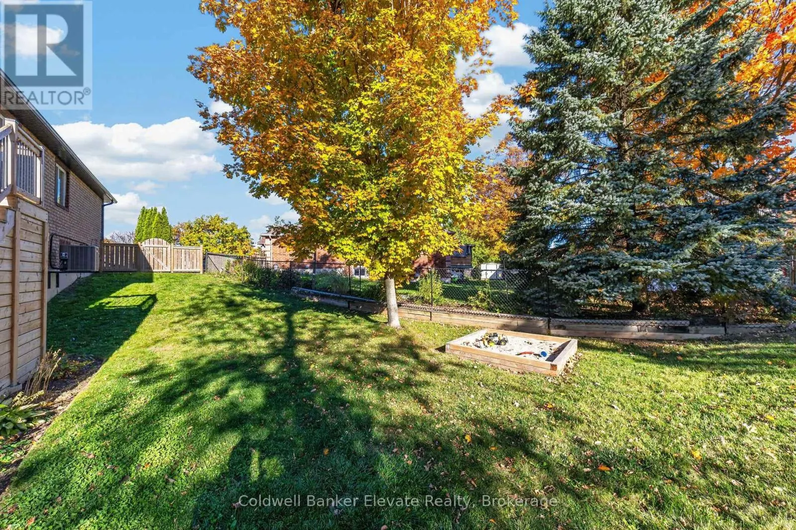 15 NAKISKA COURT
