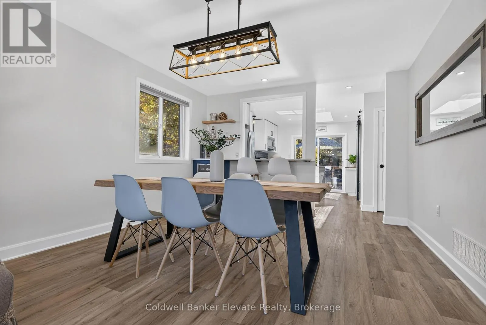 15 NAKISKA COURT