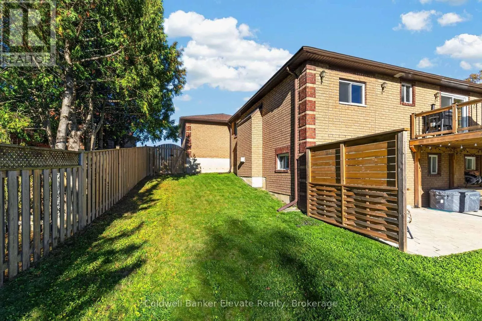15 NAKISKA COURT