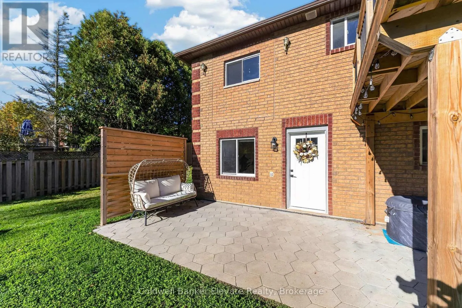 15 NAKISKA COURT