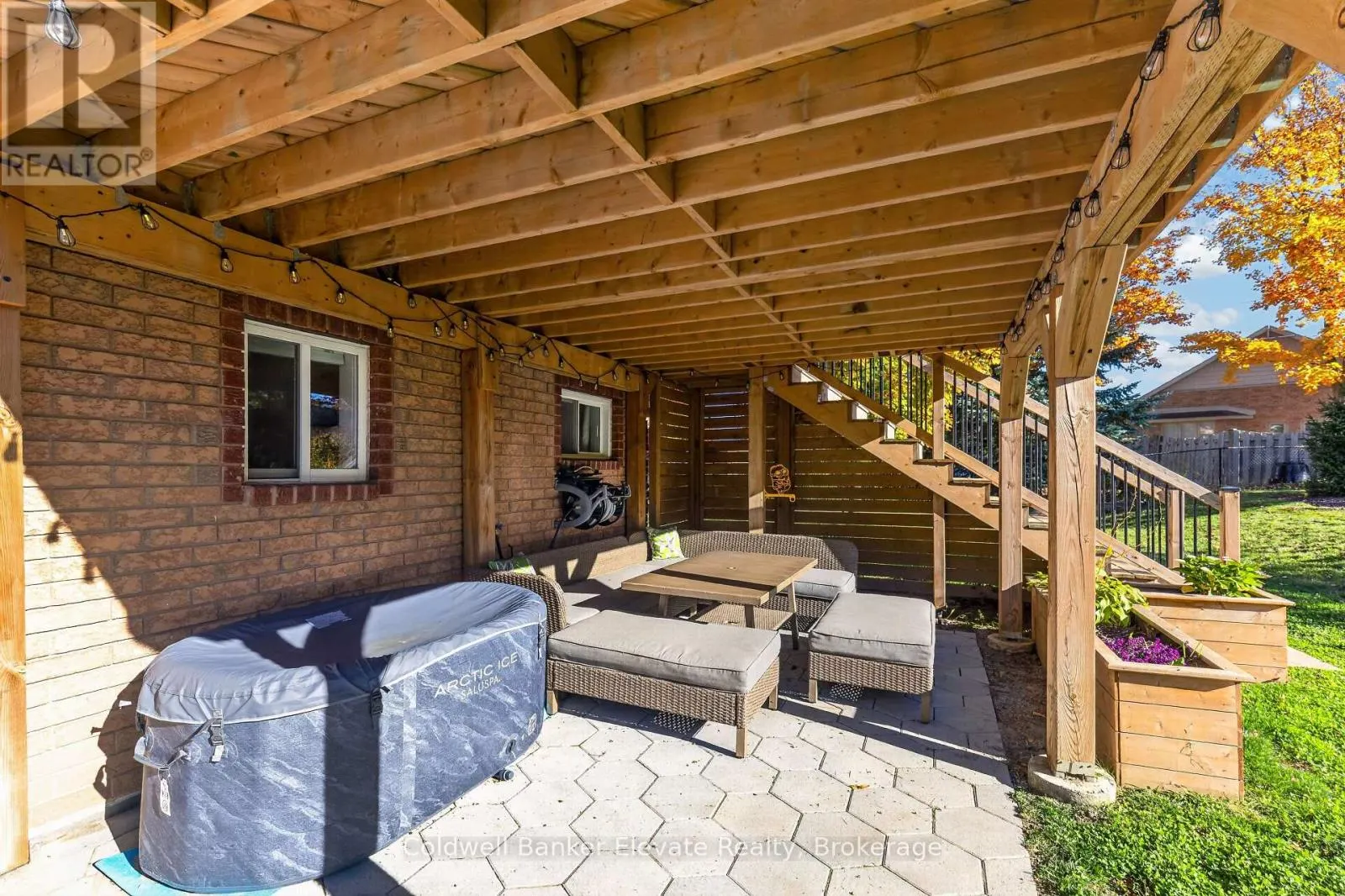 15 NAKISKA COURT