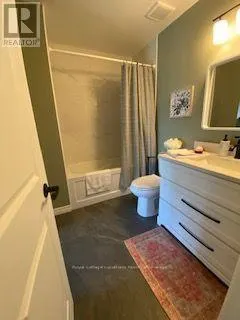9 - 2 RAMBLINGS WAY #9