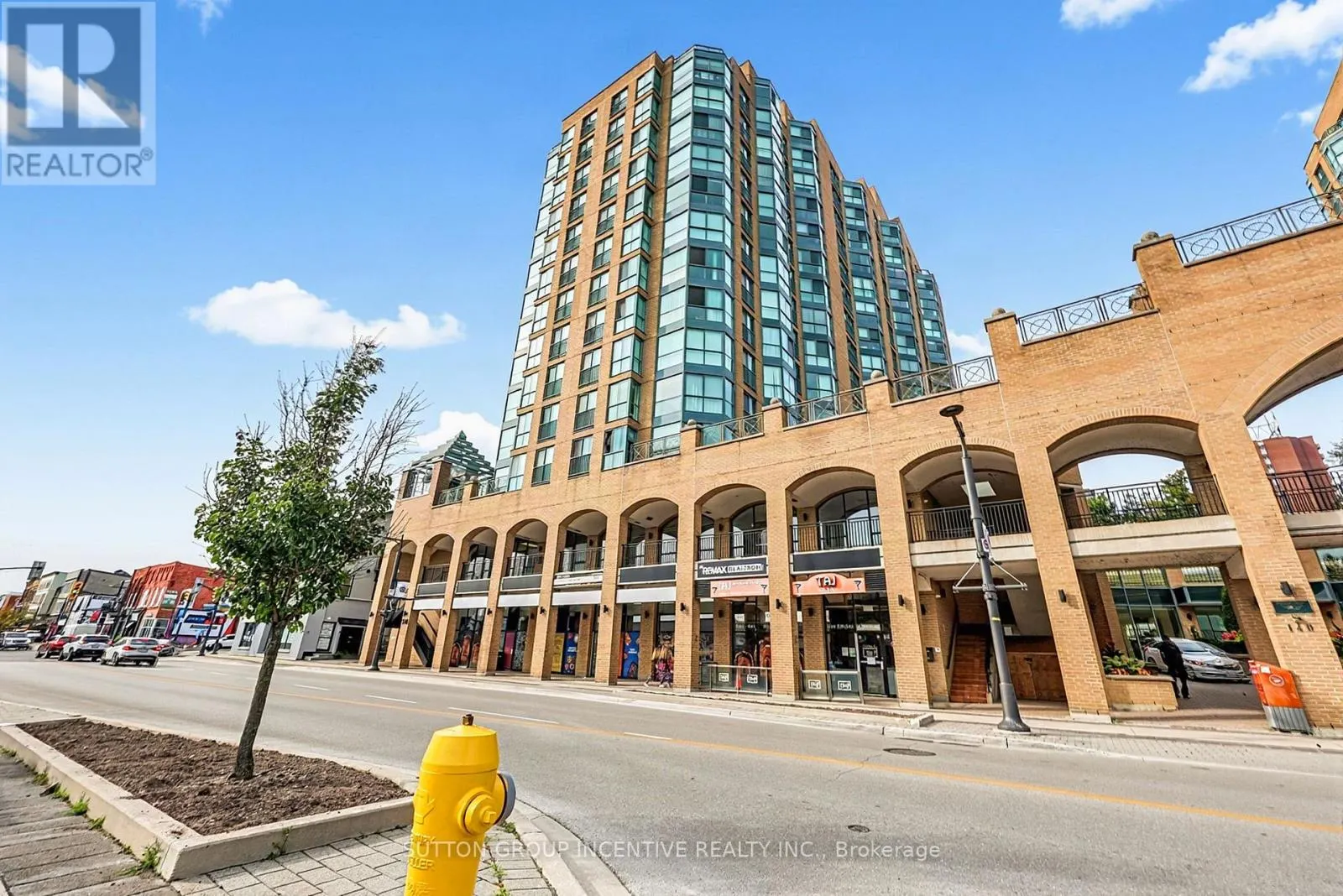 304 - 140 DUNLOP STREET E