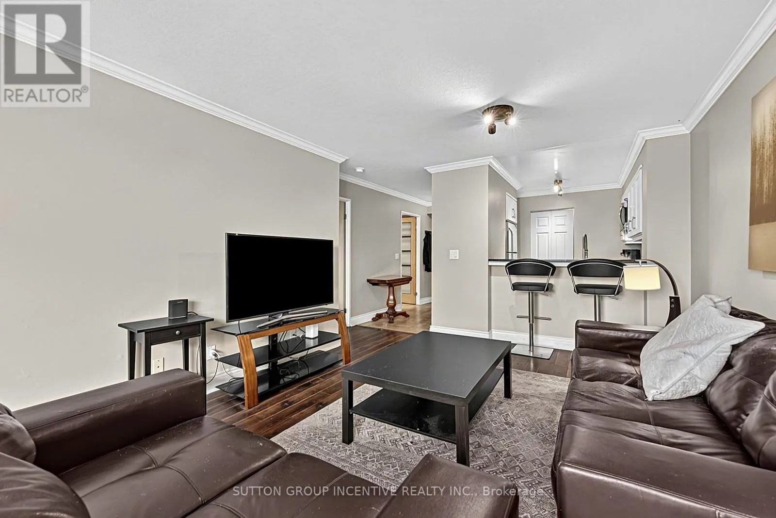 304 - 140 DUNLOP STREET E