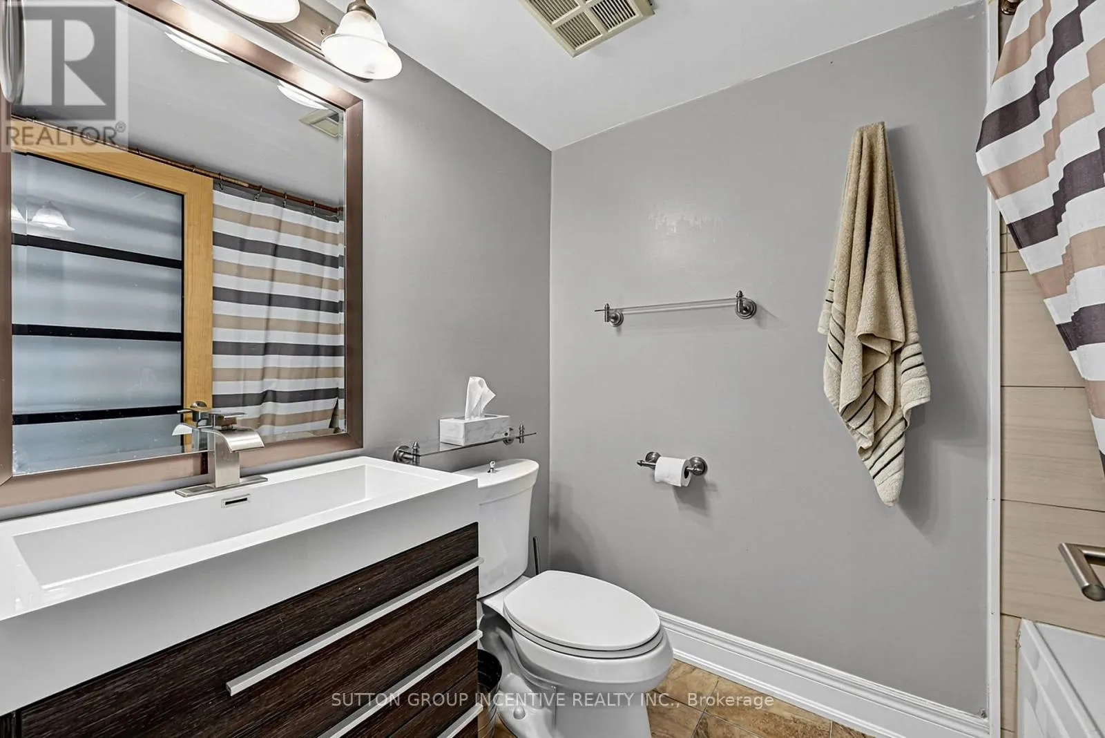 304 - 140 DUNLOP STREET E
