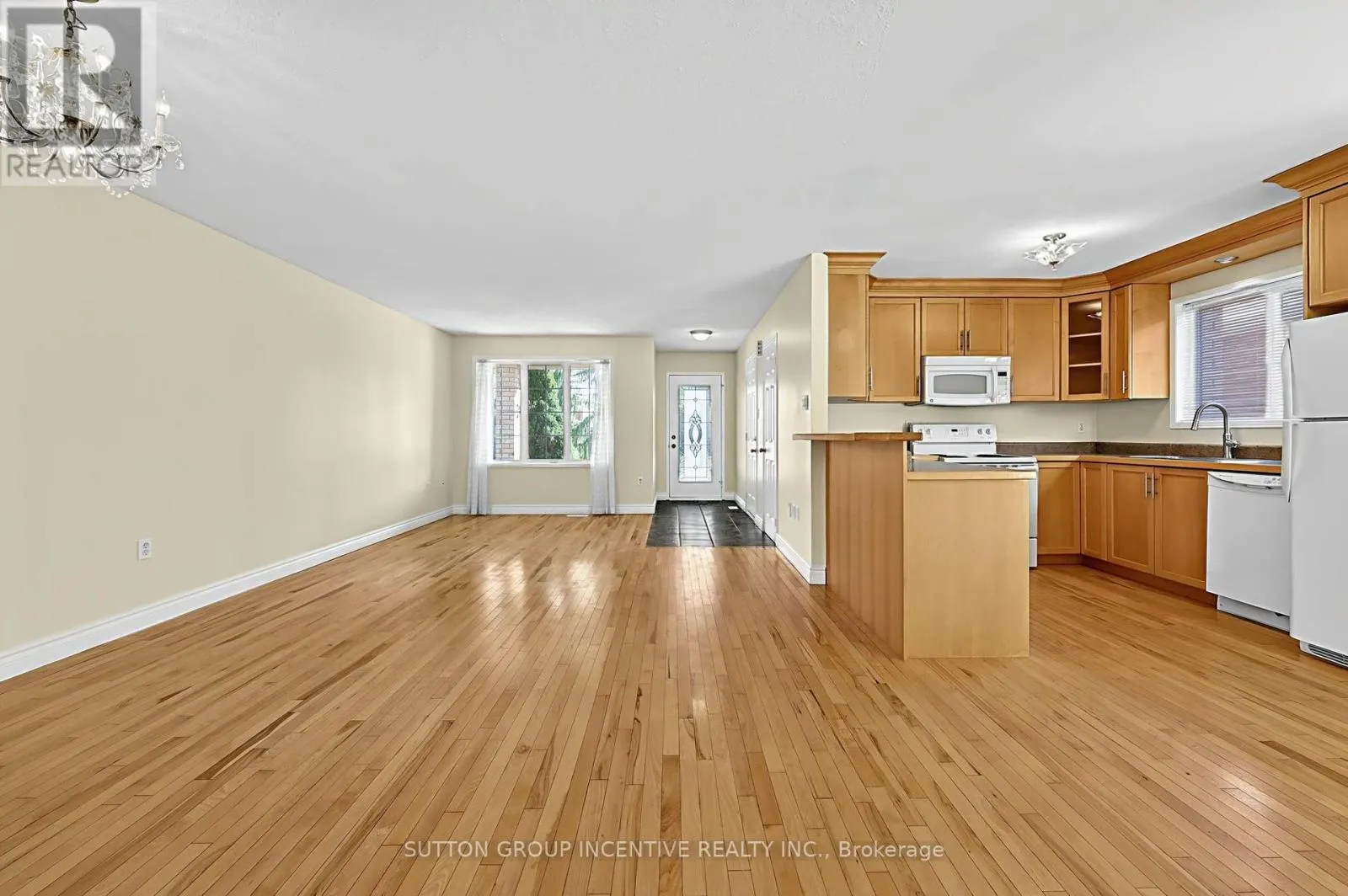8 LUCAS AVENUE