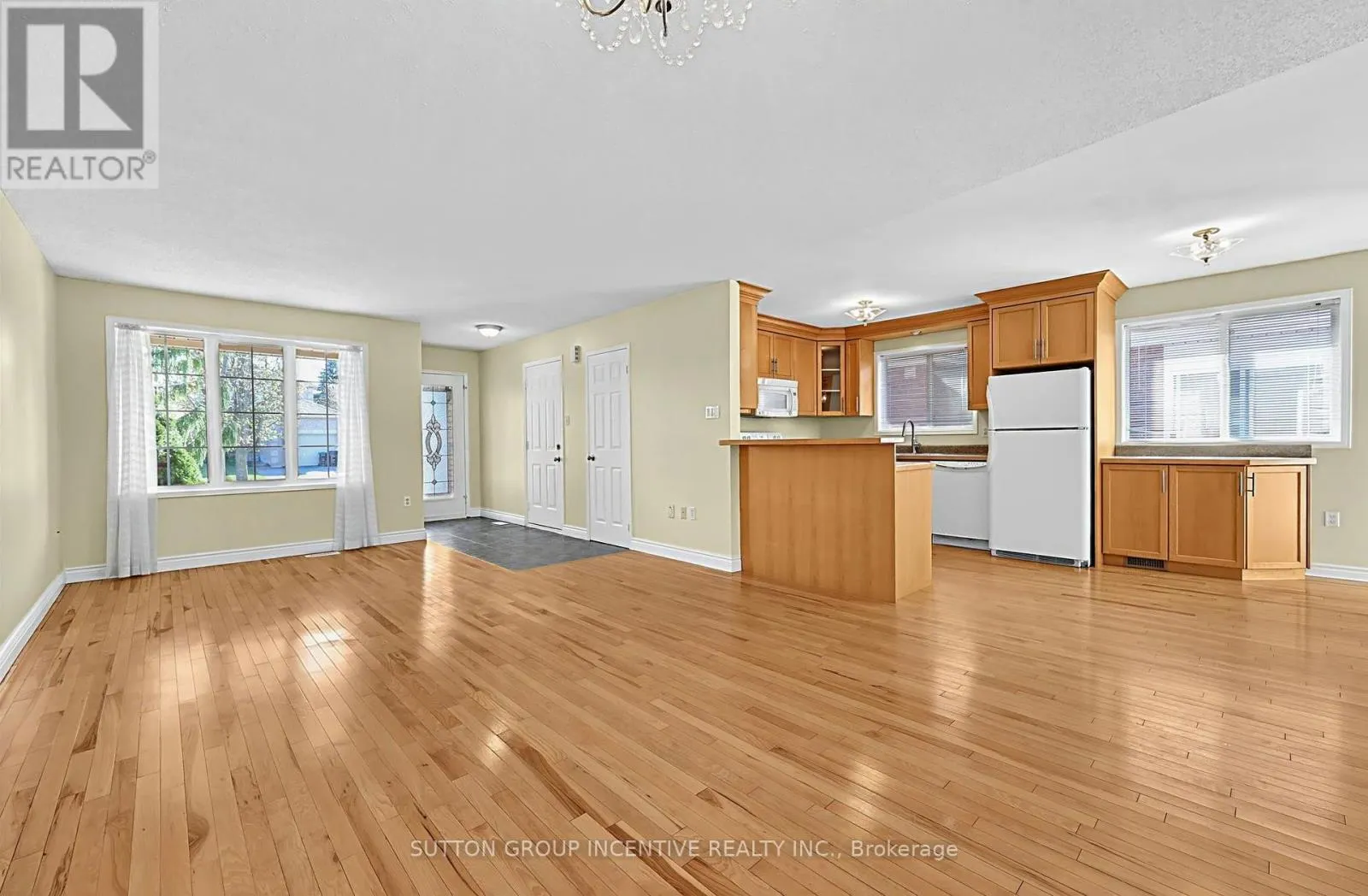 8 LUCAS AVENUE