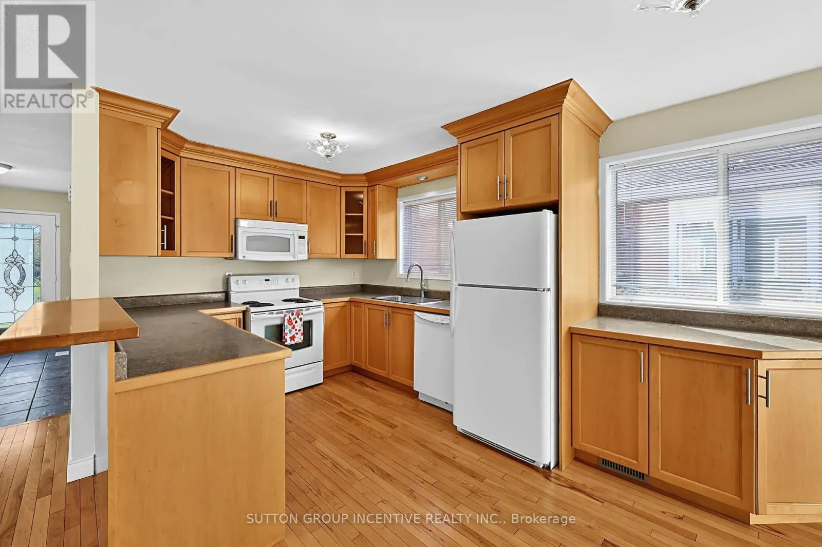 8 LUCAS AVENUE