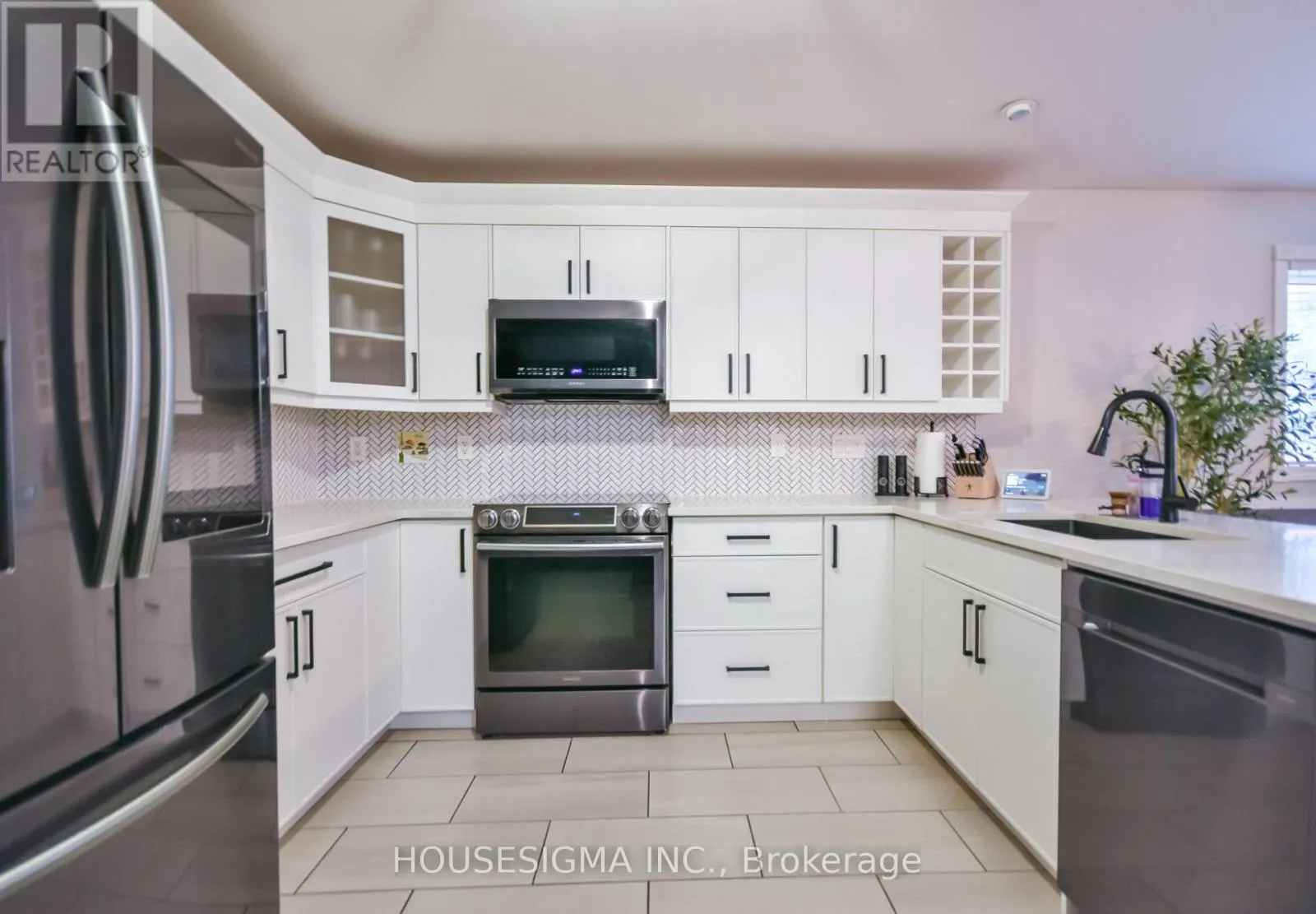 3965 PARKSIDE DRIVE