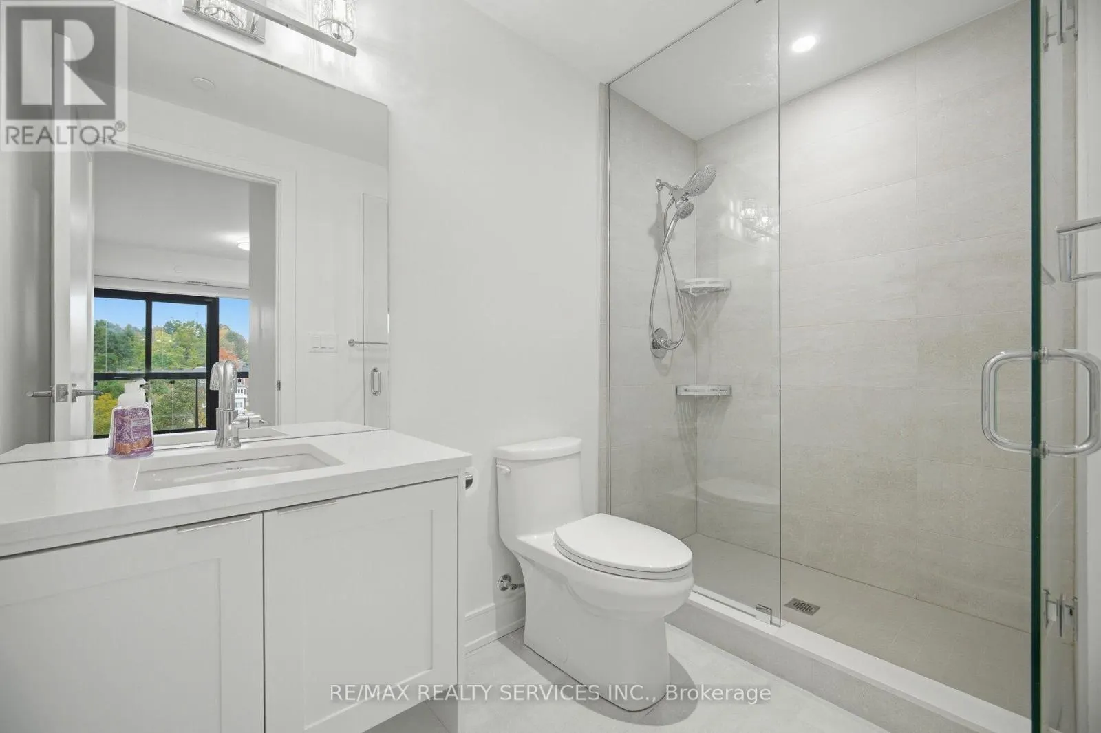 620 - 185 DUNLOP STREET E