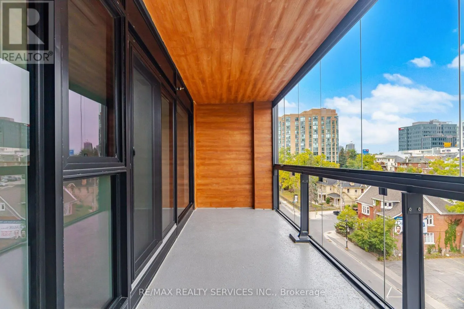 620 - 185 DUNLOP STREET E