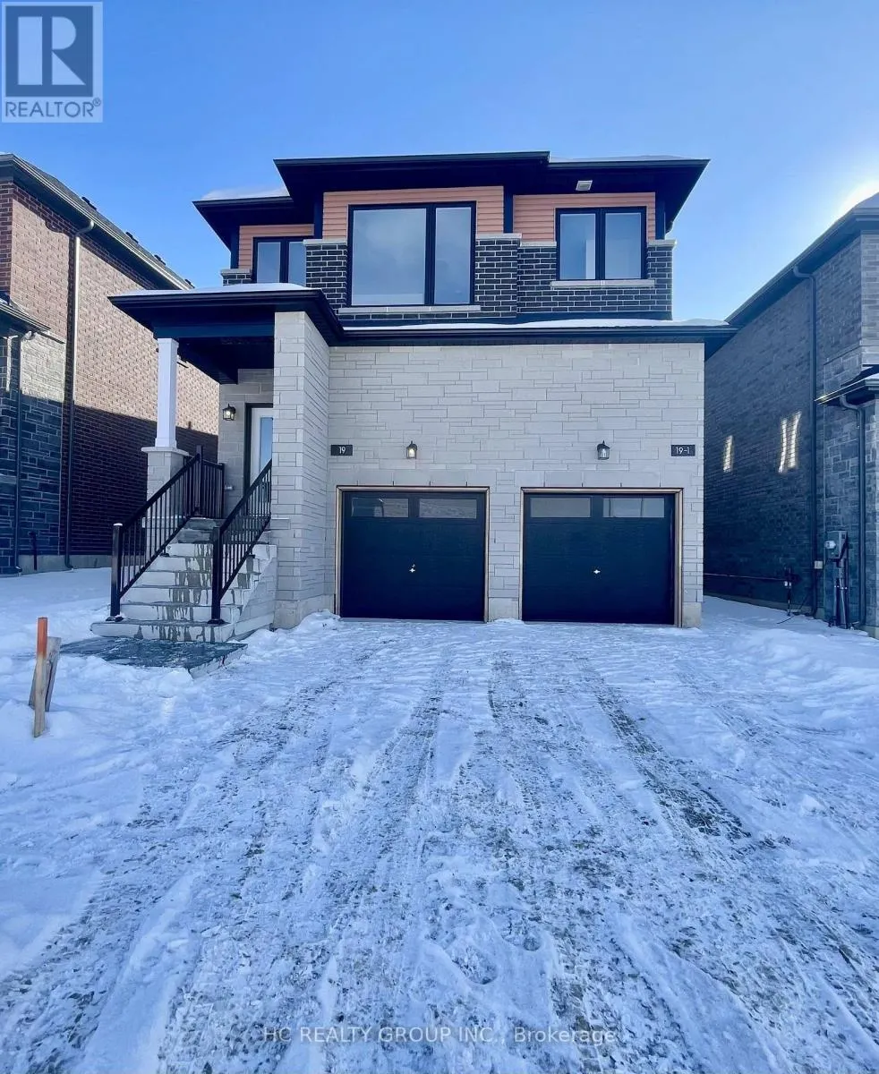 UPPER - 19 GATEWAY DRIVE