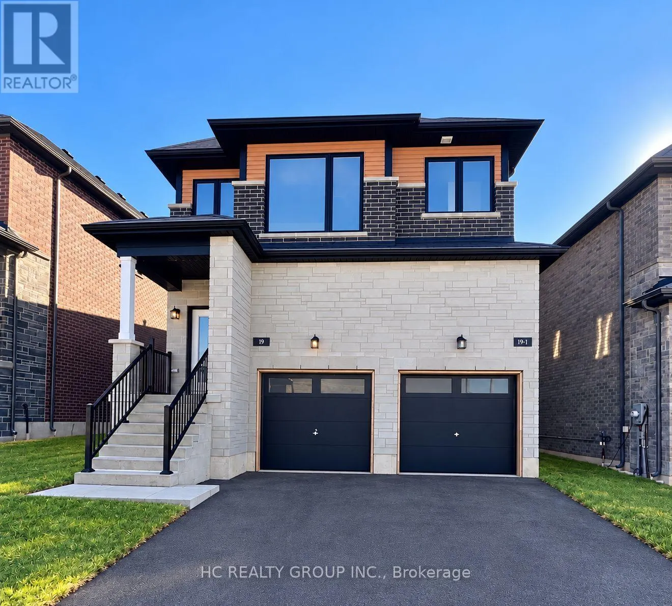 UPPER - 19 GATEWAY DRIVE