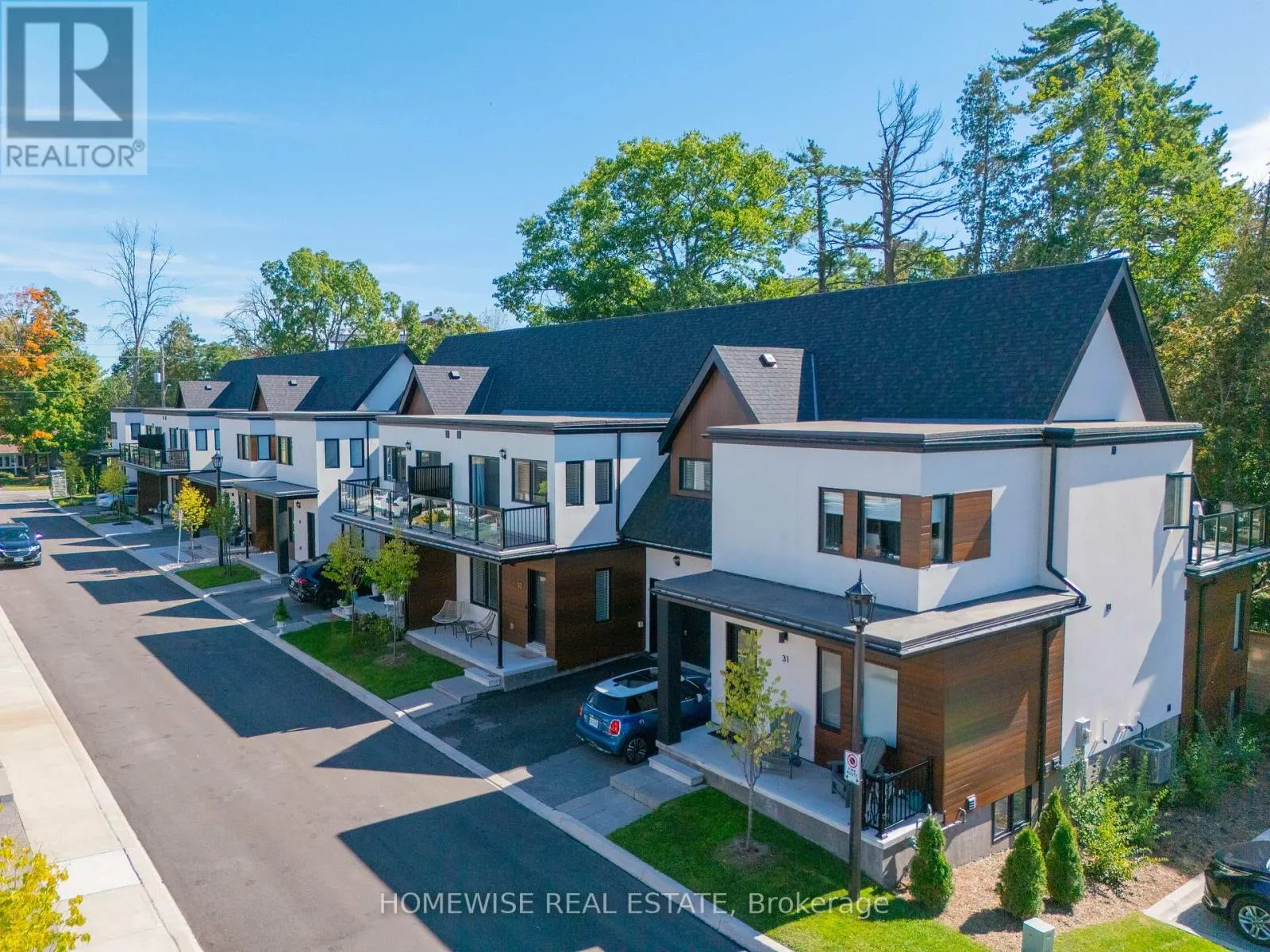33 RUBY CRESCENT