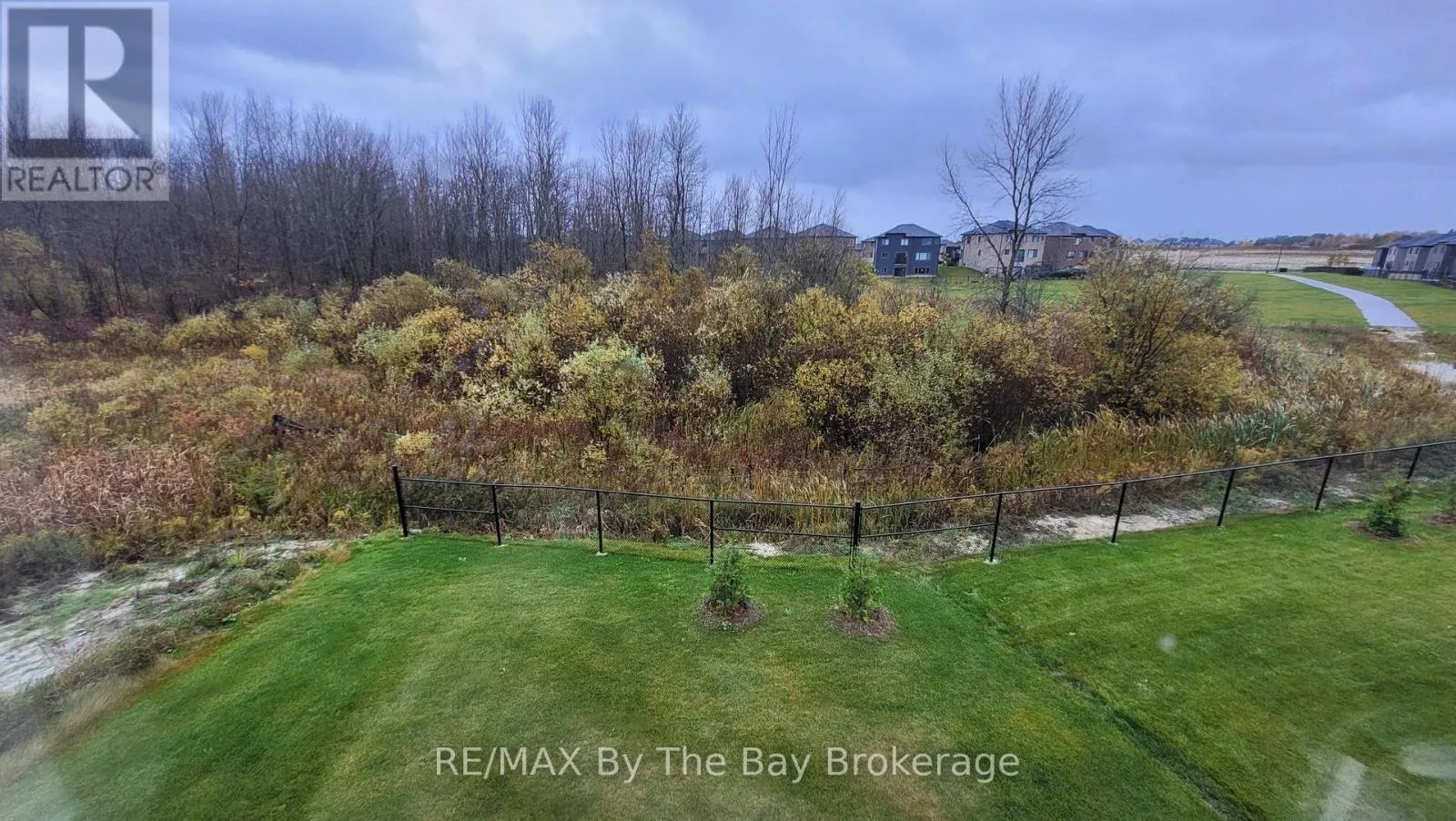 32 ROSANNE CIRCLE