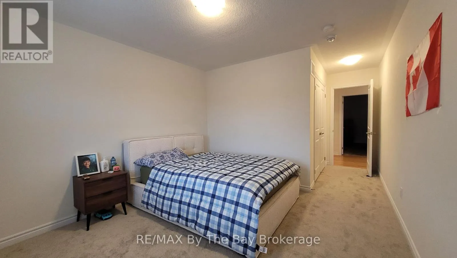 32 ROSANNE CIRCLE