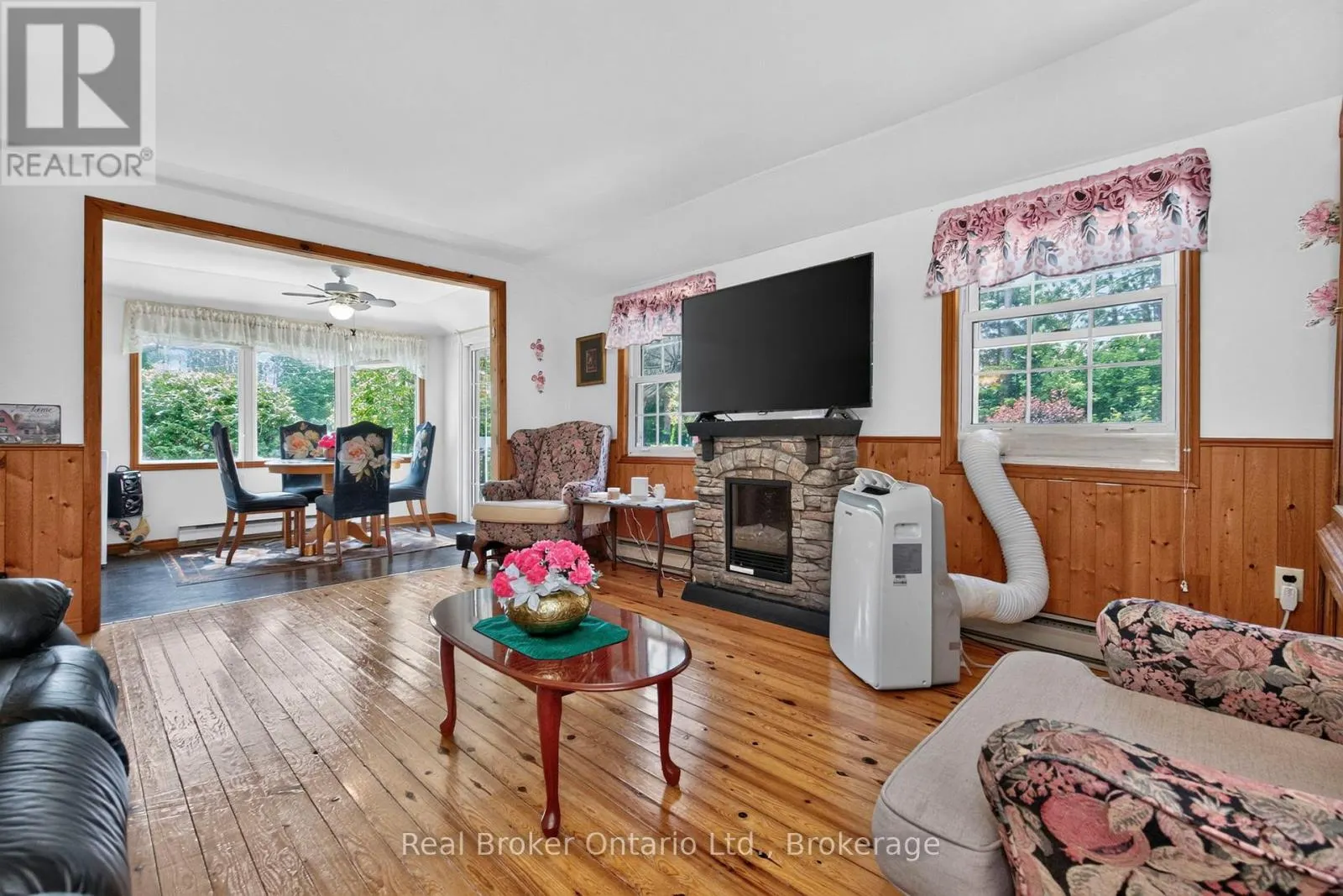 81 ANDREW DRIVE