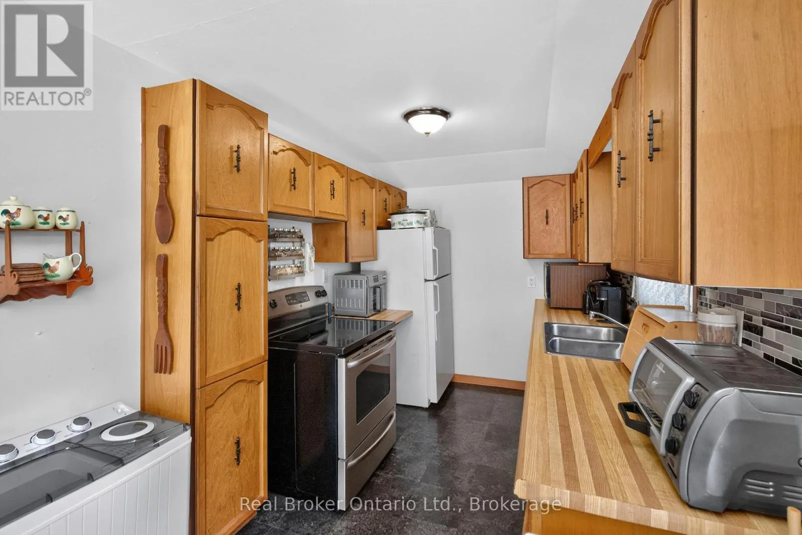 81 ANDREW DRIVE