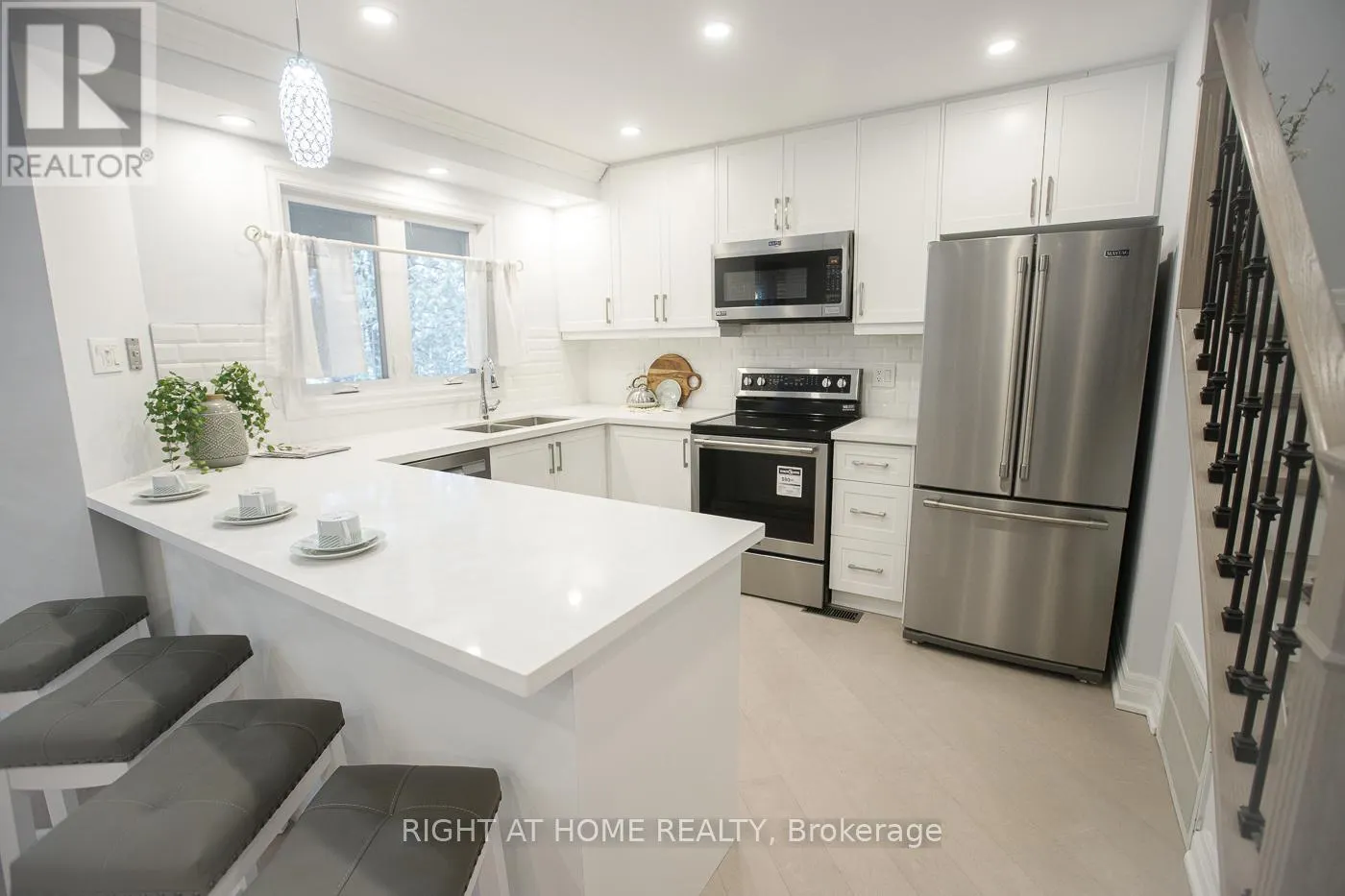 83 - 38 DAWSON DRIVE