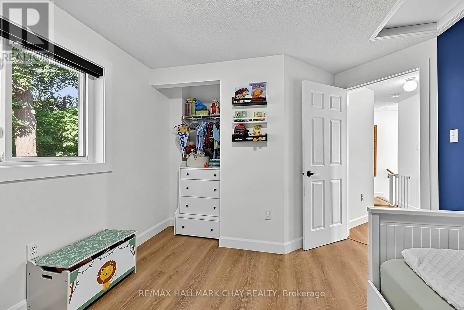 3 - 38 KENWELL CRESCENT