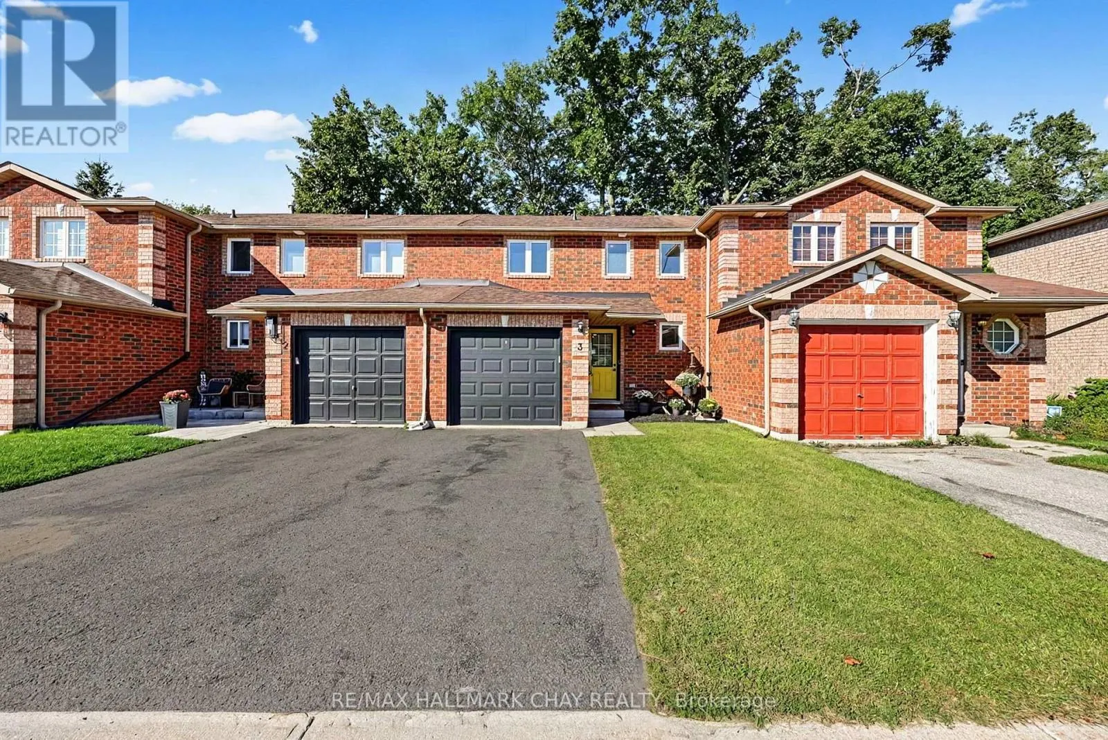 3 - 38 KENWELL CRESCENT