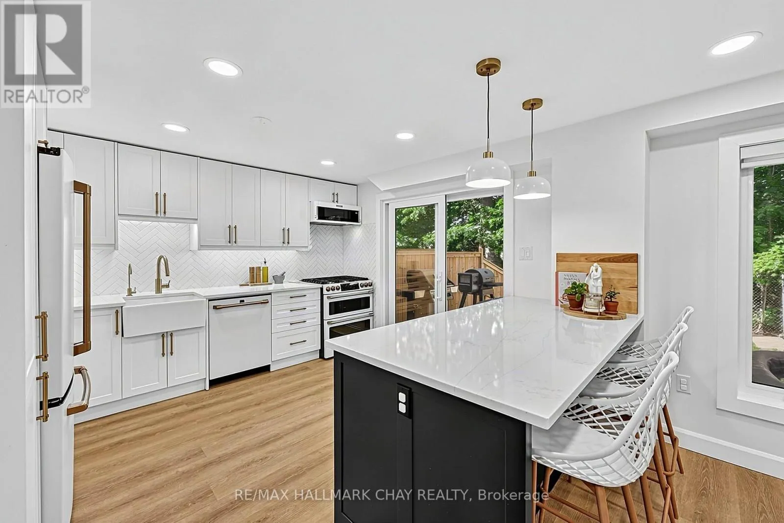 3 - 38 KENWELL CRESCENT