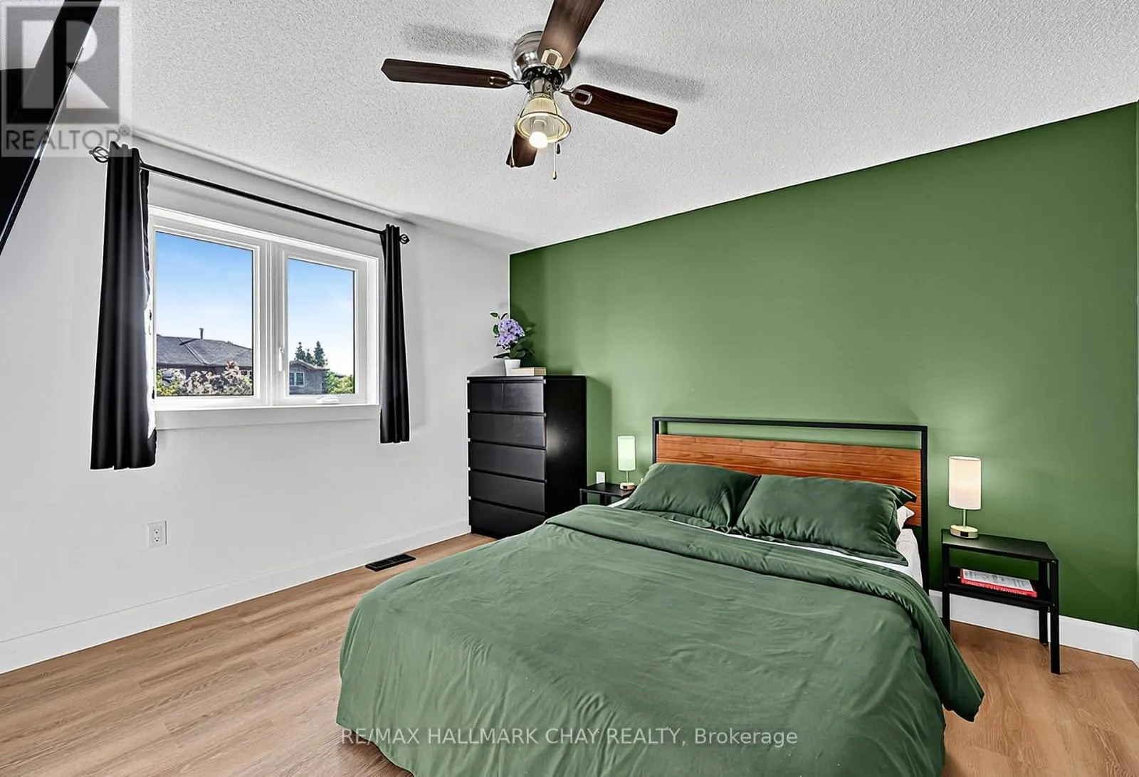 3 - 38 KENWELL CRESCENT