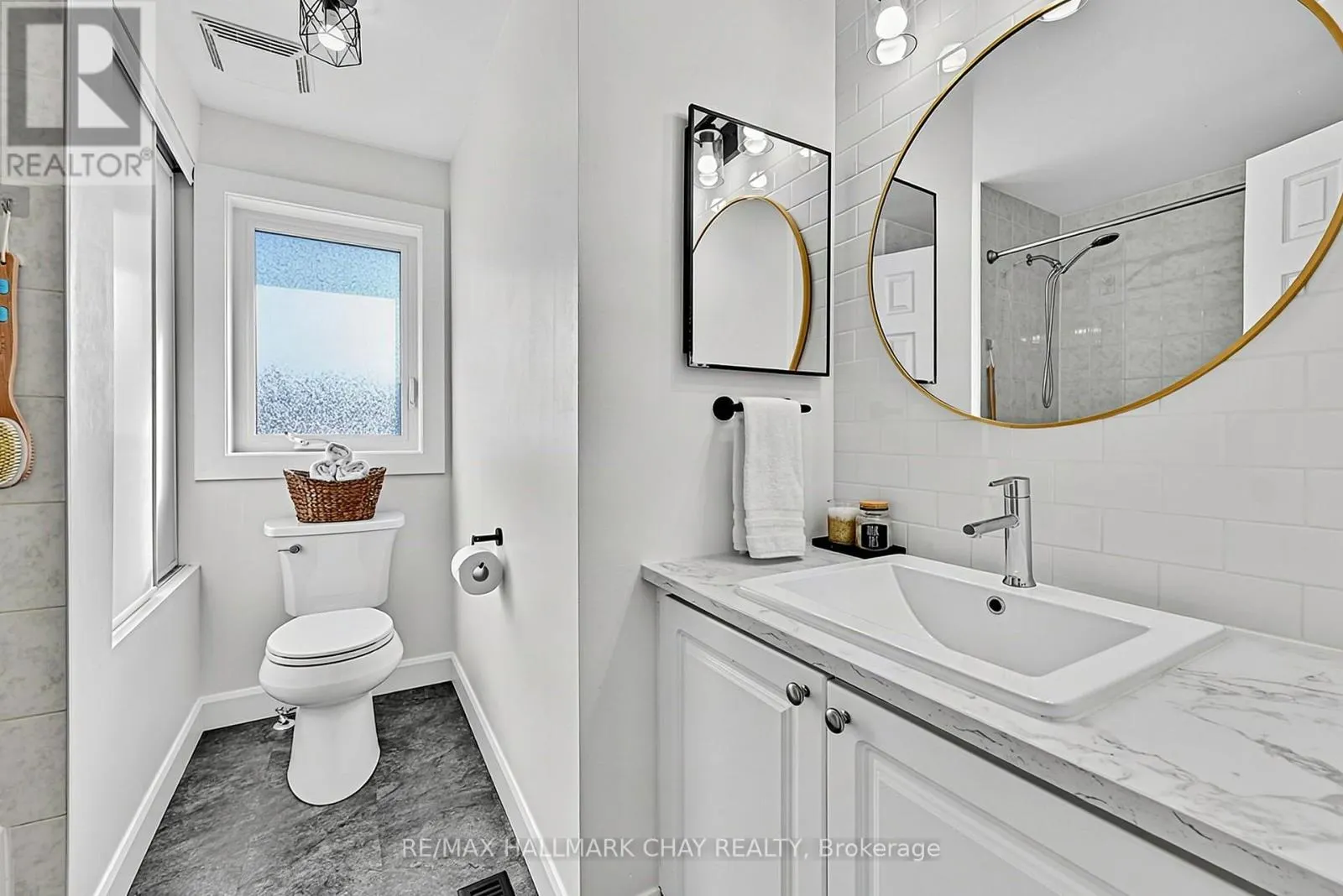3 - 38 KENWELL CRESCENT