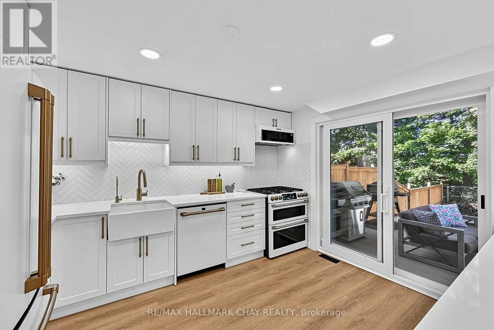 3 - 38 KENWELL CRESCENT