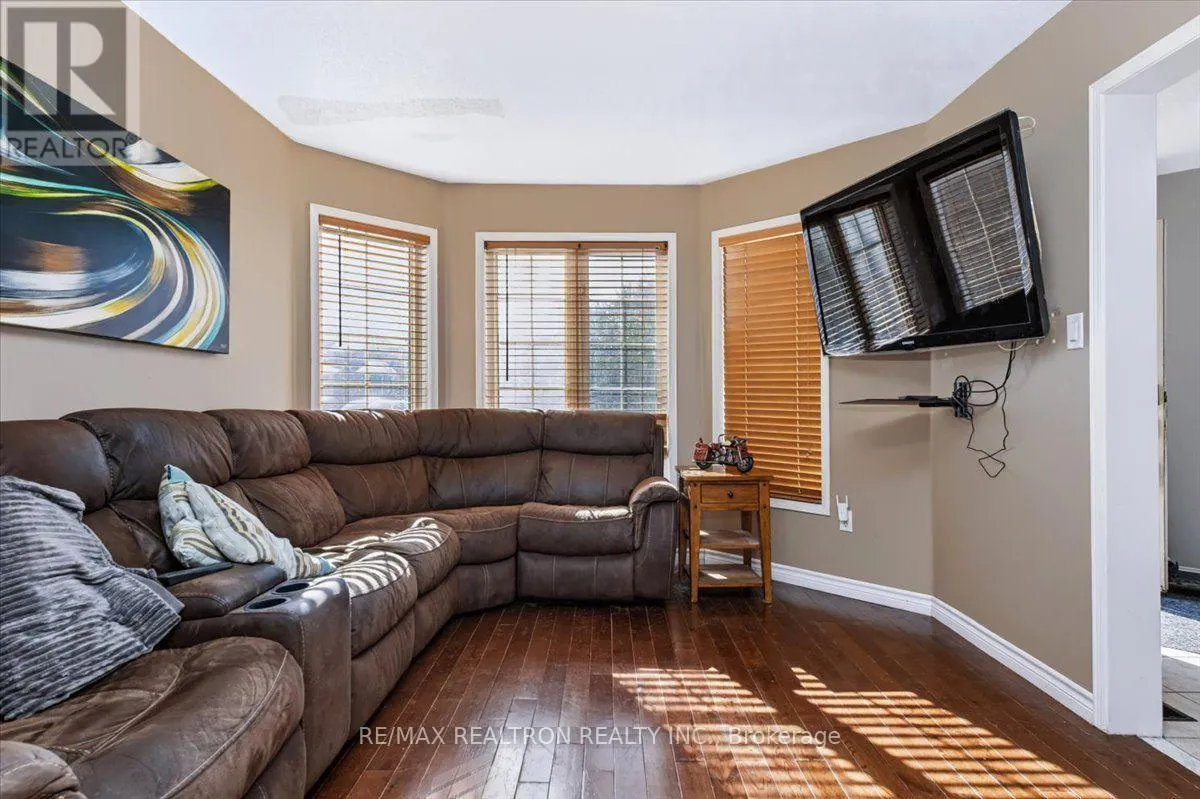 5 WIDGEON STREET