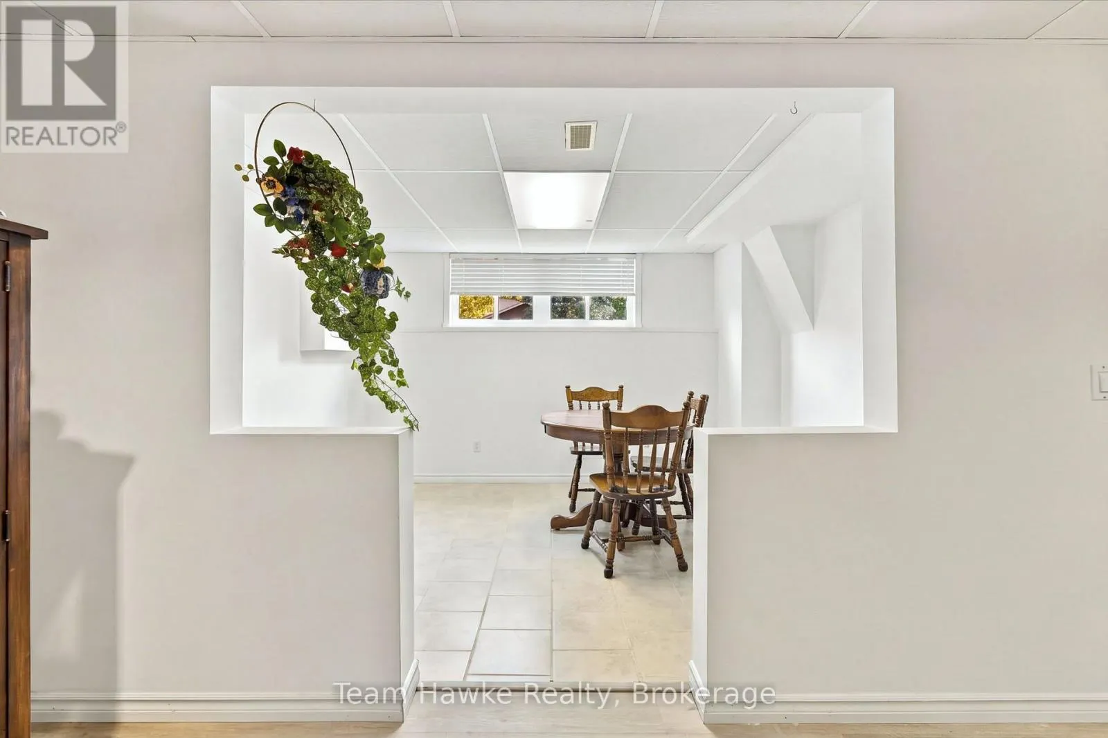 464 WEST STREET W
