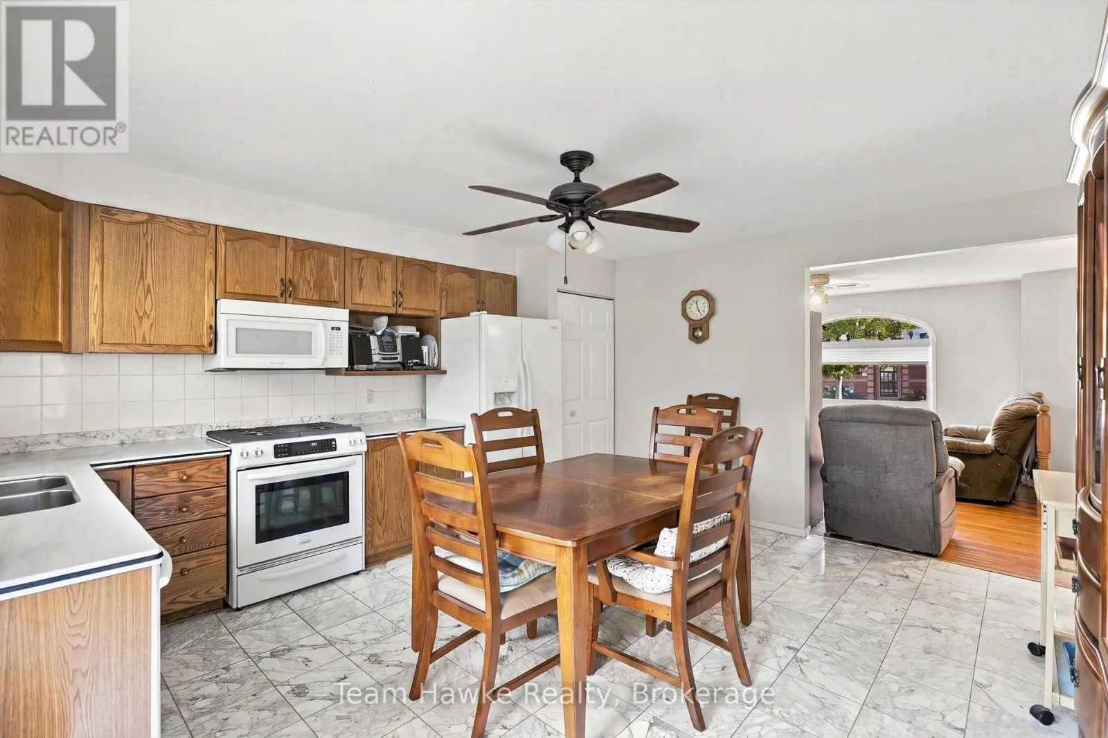 464 WEST STREET W