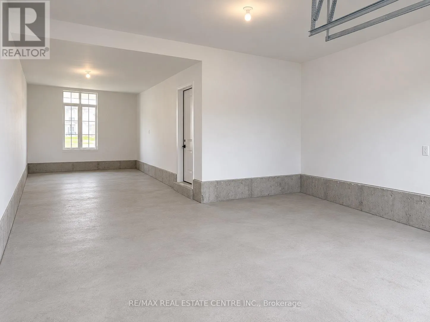 13 VINNICOMBE DRIVE