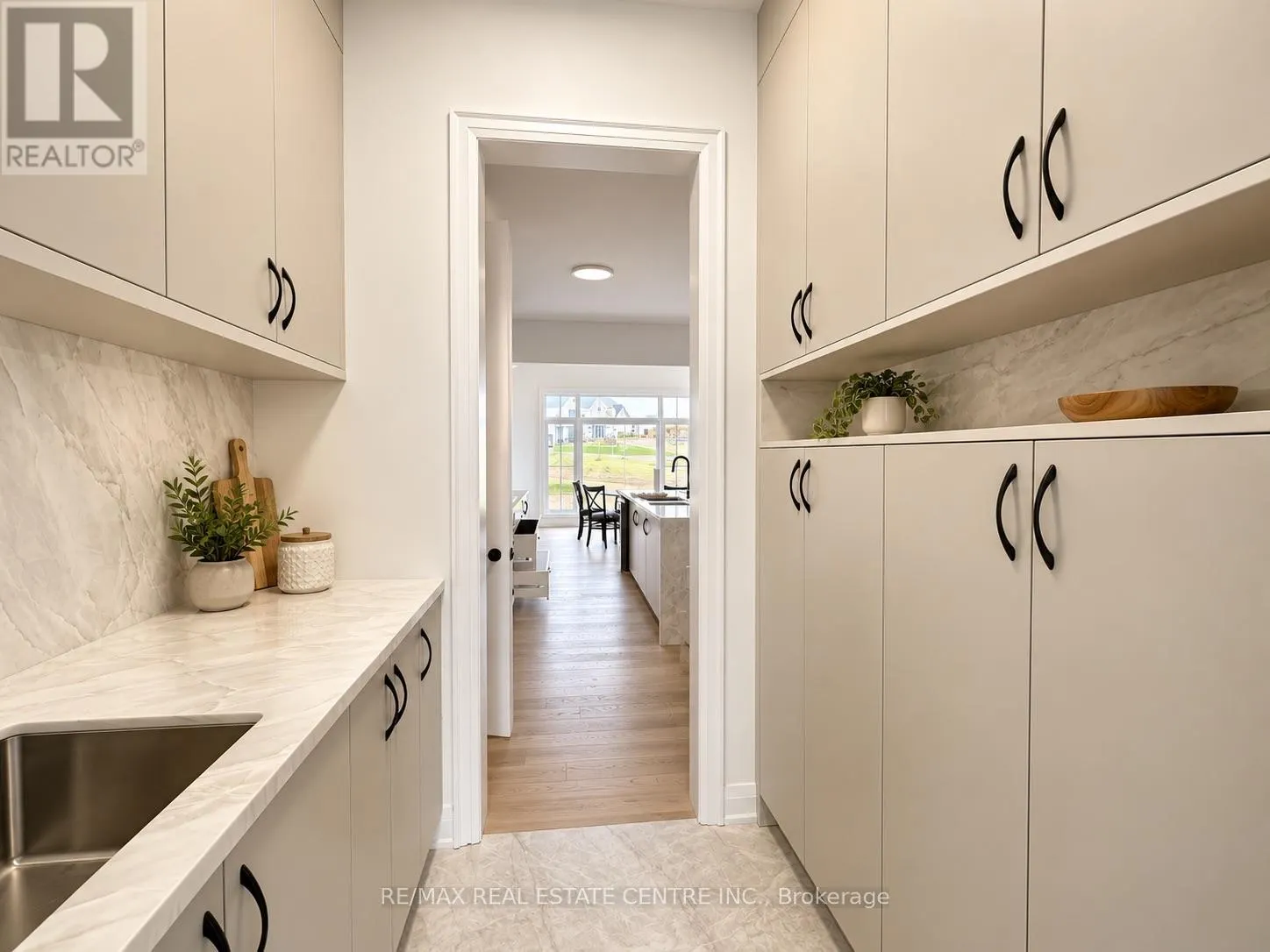 13 VINNICOMBE DRIVE