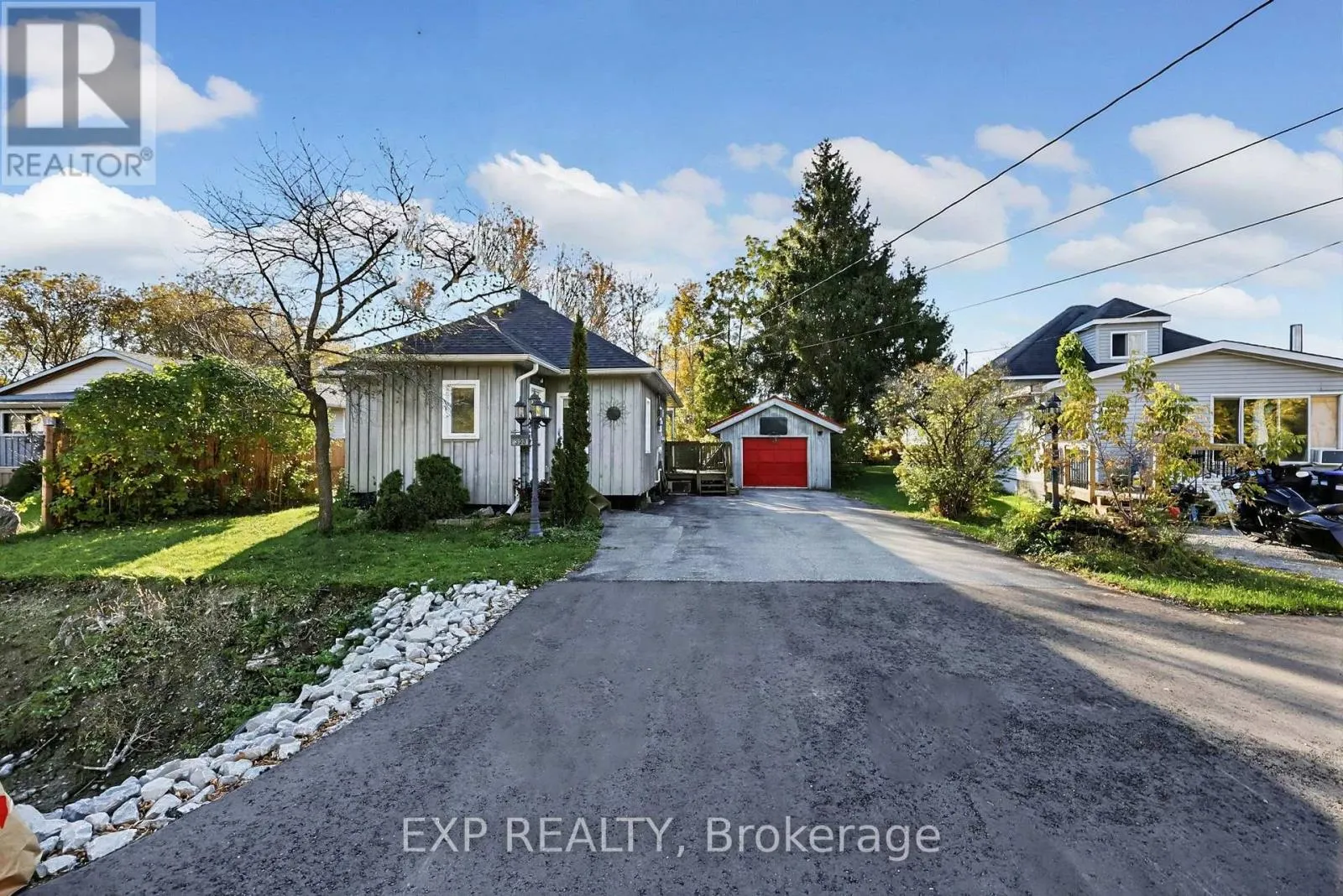 323 BELL STREET