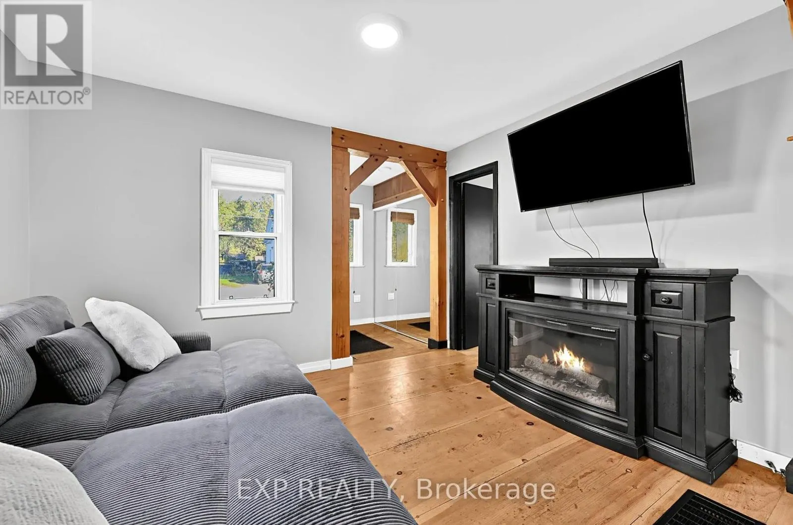 323 BELL STREET