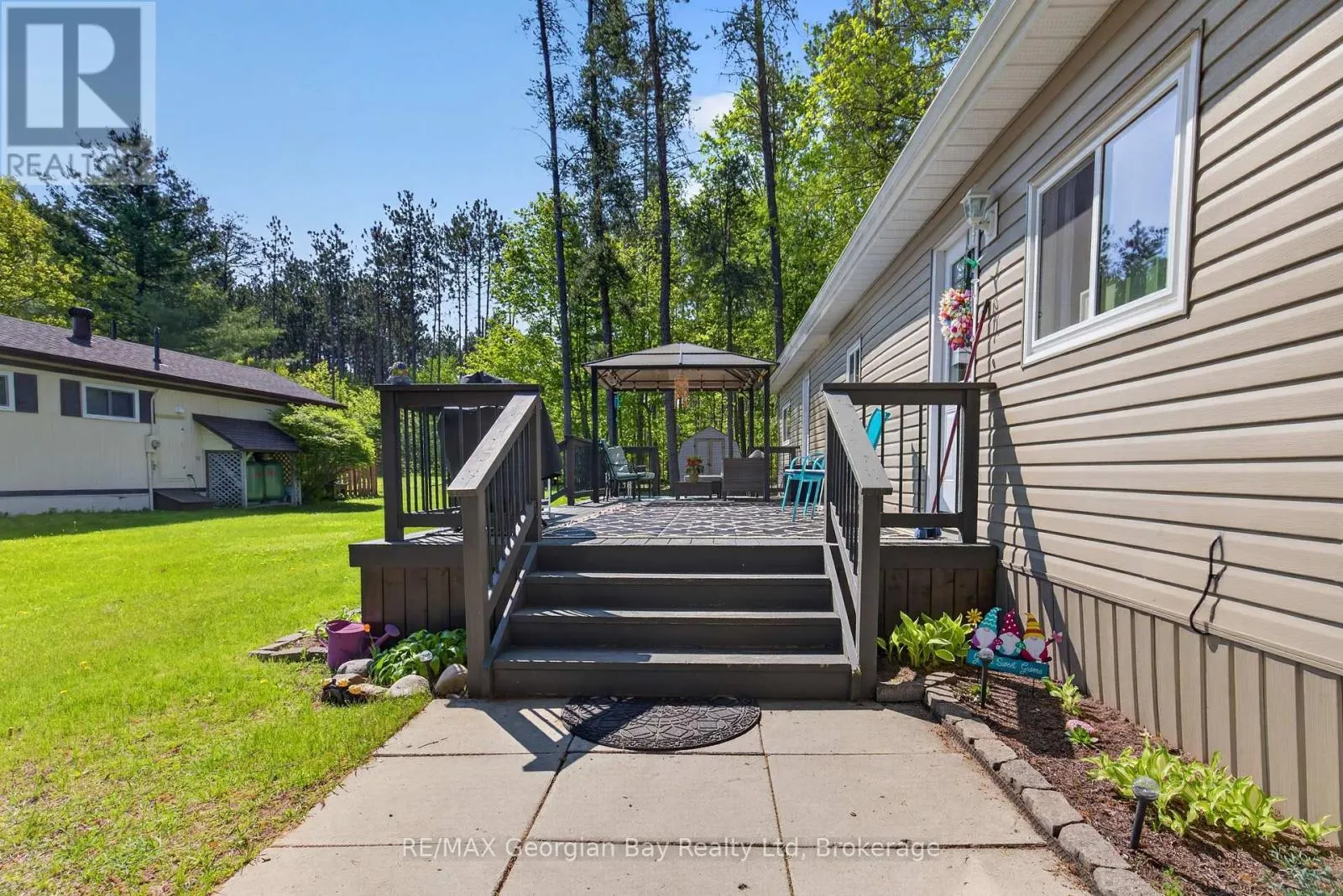 81 - 5263 ELLIOTT SIDE ROAD #81