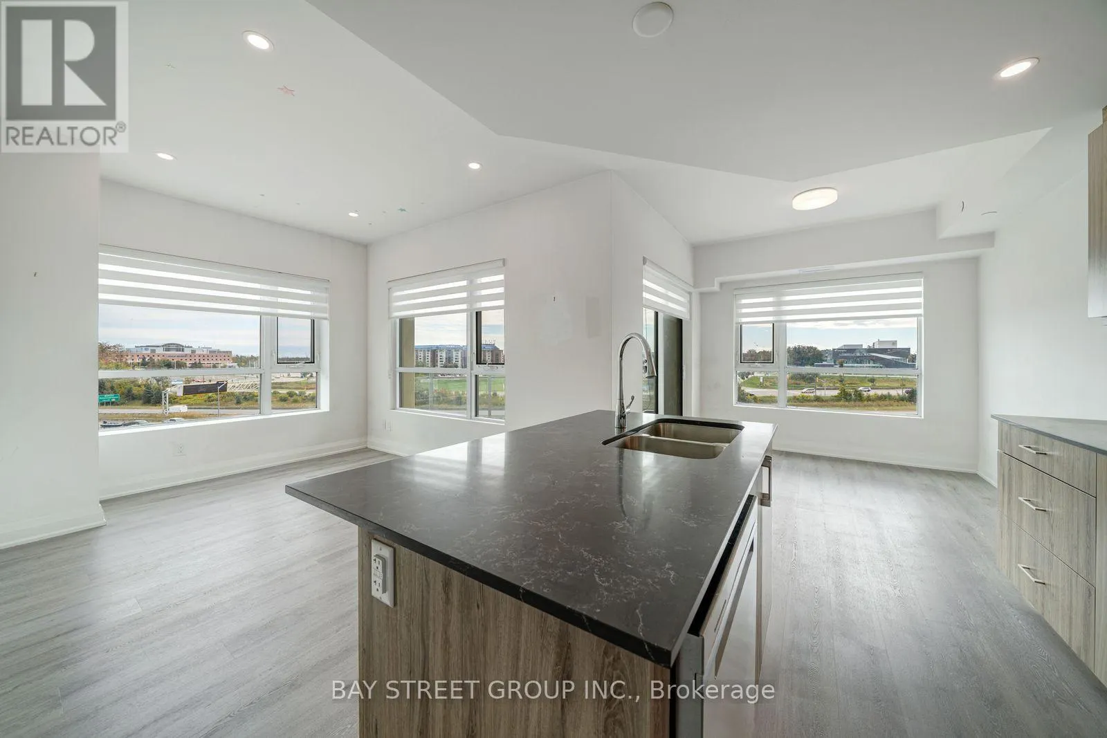 1011 - 58 LAKESIDE TERRACE
