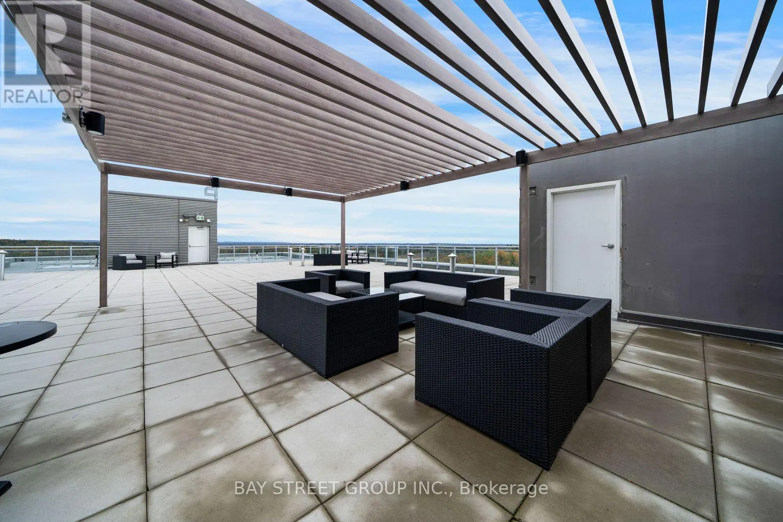 1011 - 58 LAKESIDE TERRACE