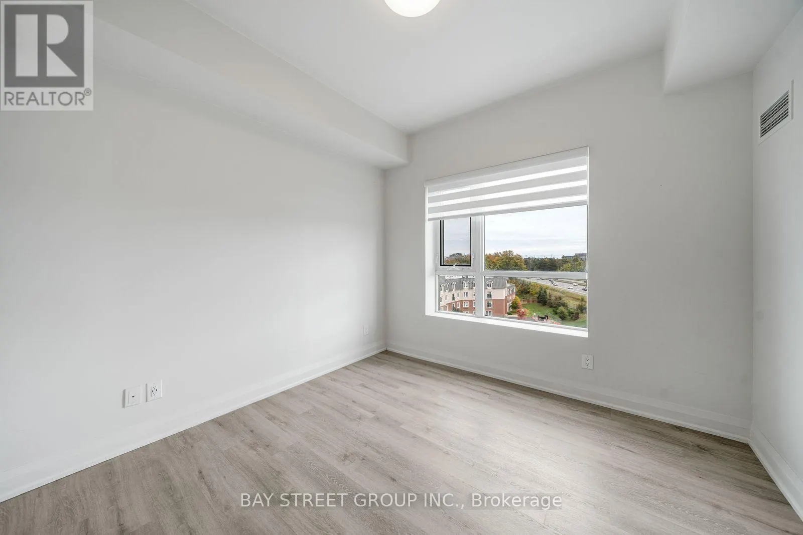 1011 - 58 LAKESIDE TERRACE