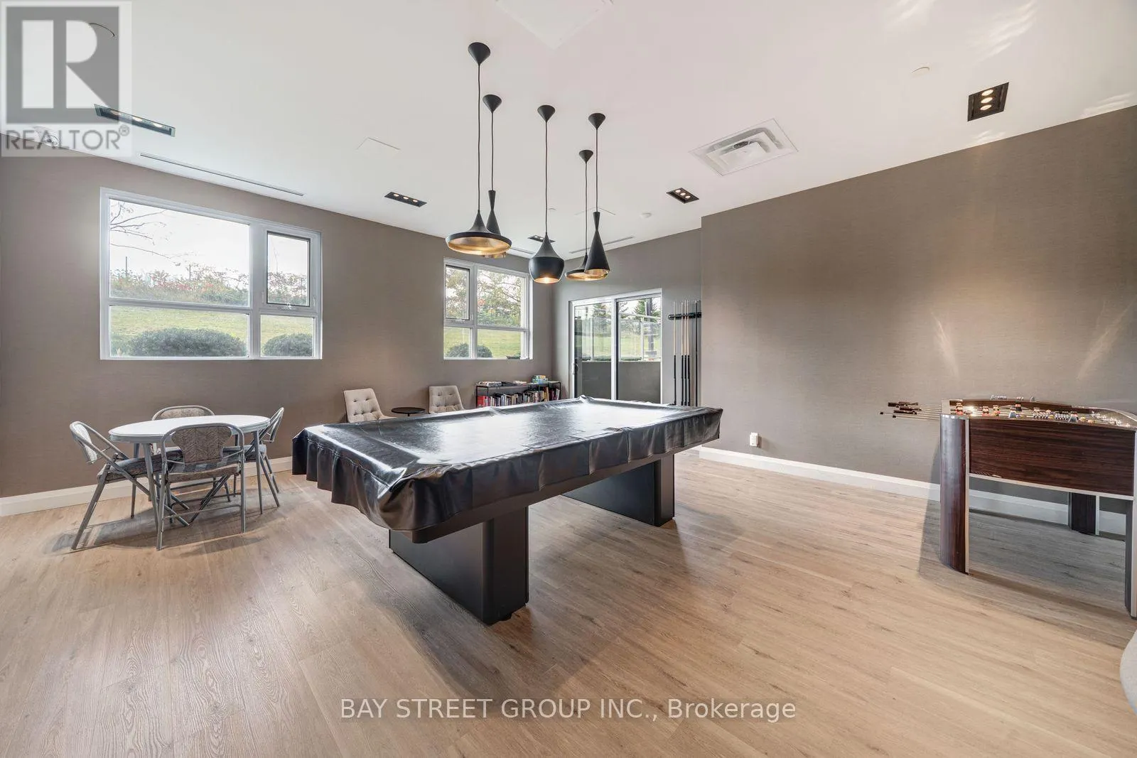 1011 - 58 LAKESIDE TERRACE