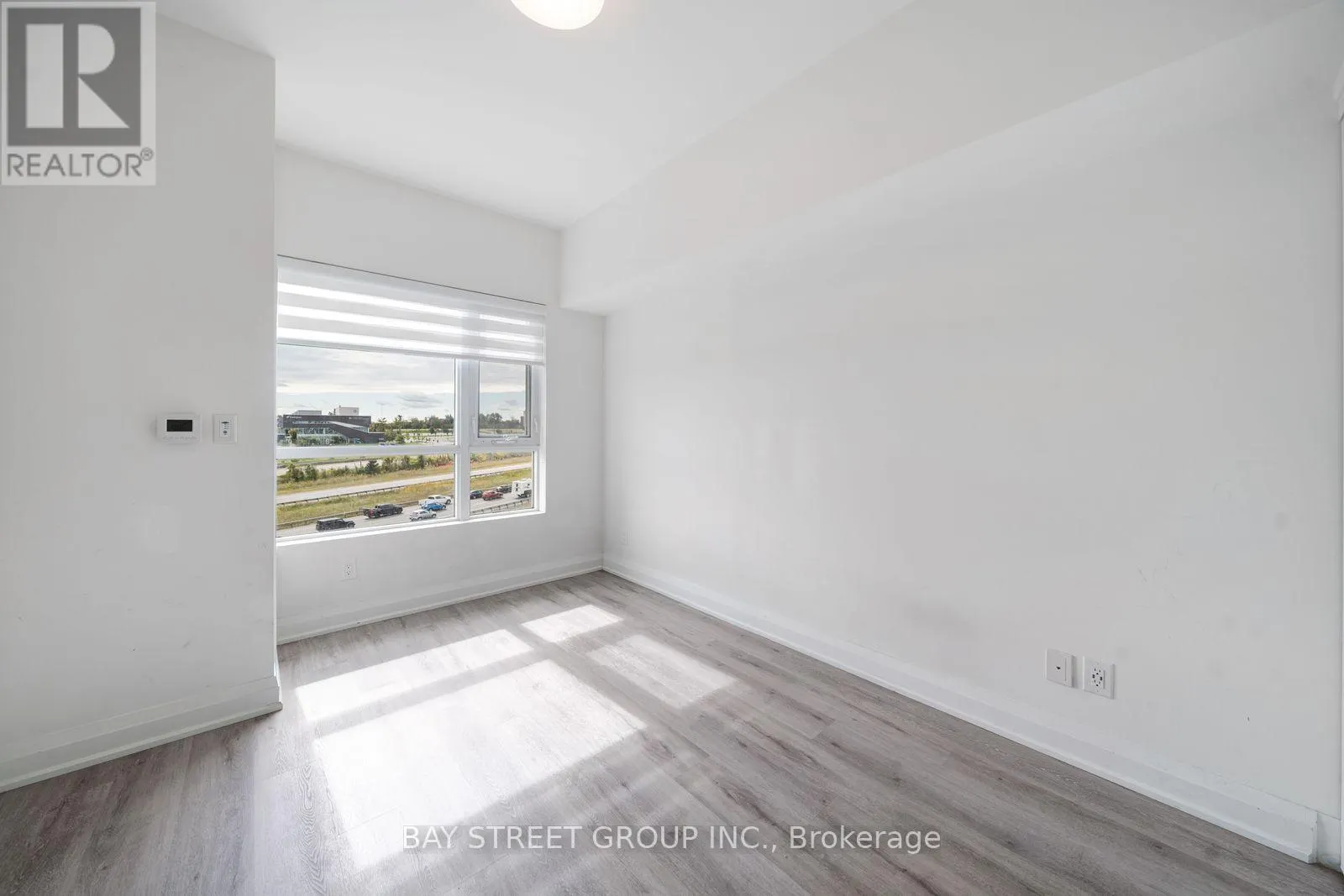 1011 - 58 LAKESIDE TERRACE
