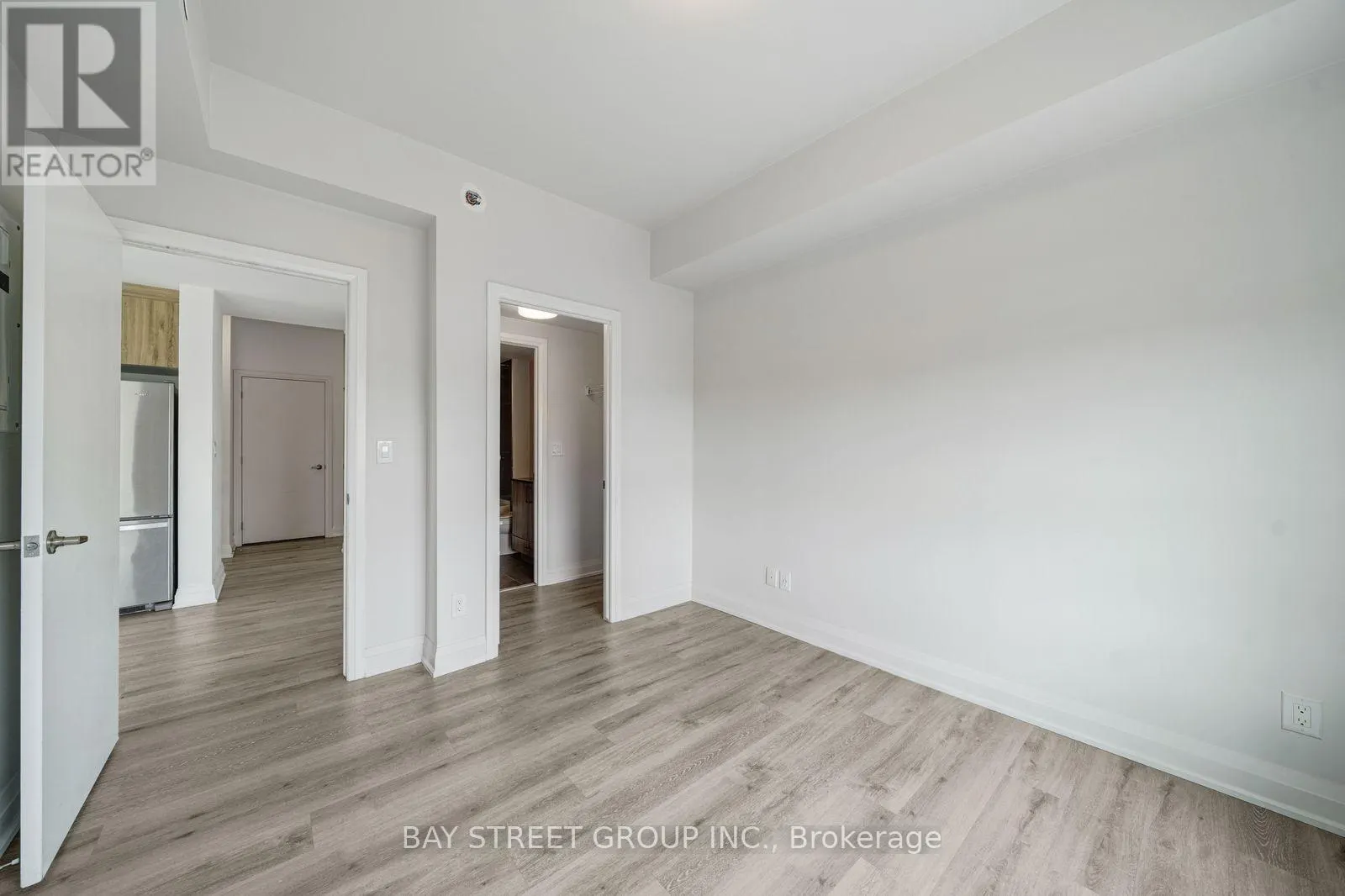 1011 - 58 LAKESIDE TERRACE