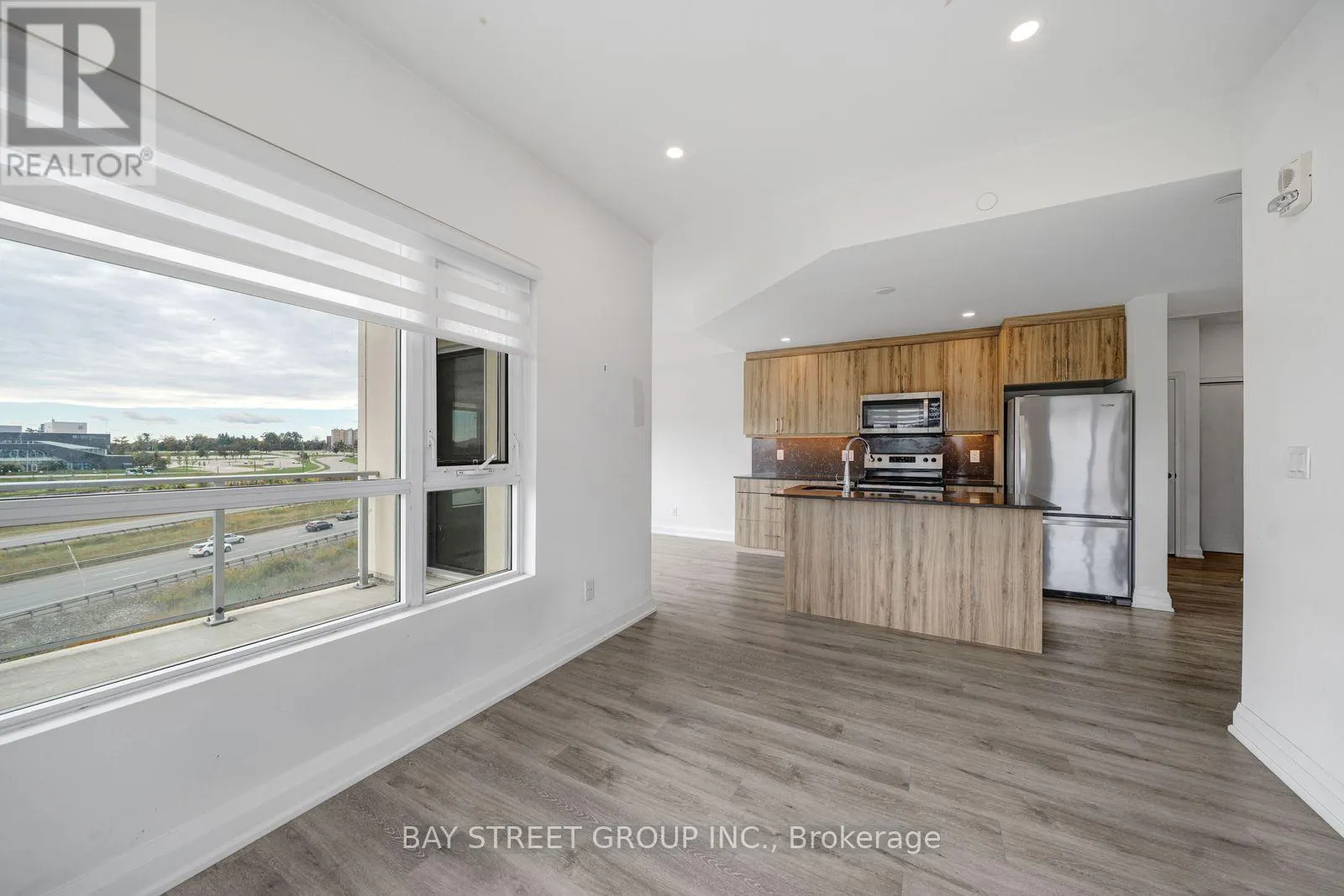 1011 - 58 LAKESIDE TERRACE