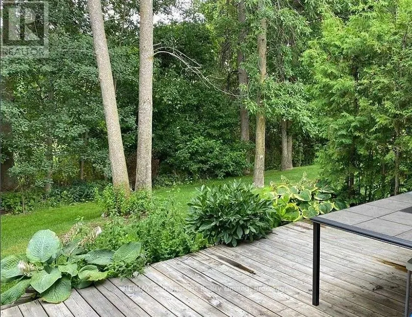 41 SUNDIAL COURT