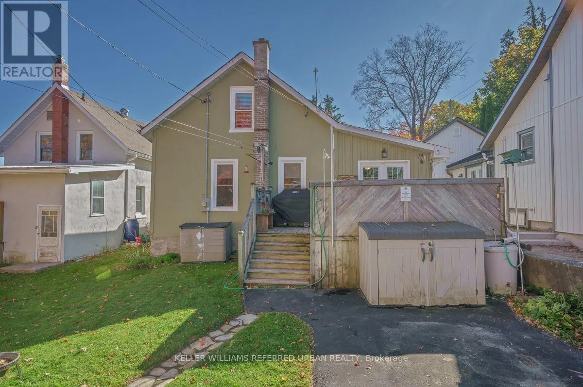 558 ELIZABETH STREET