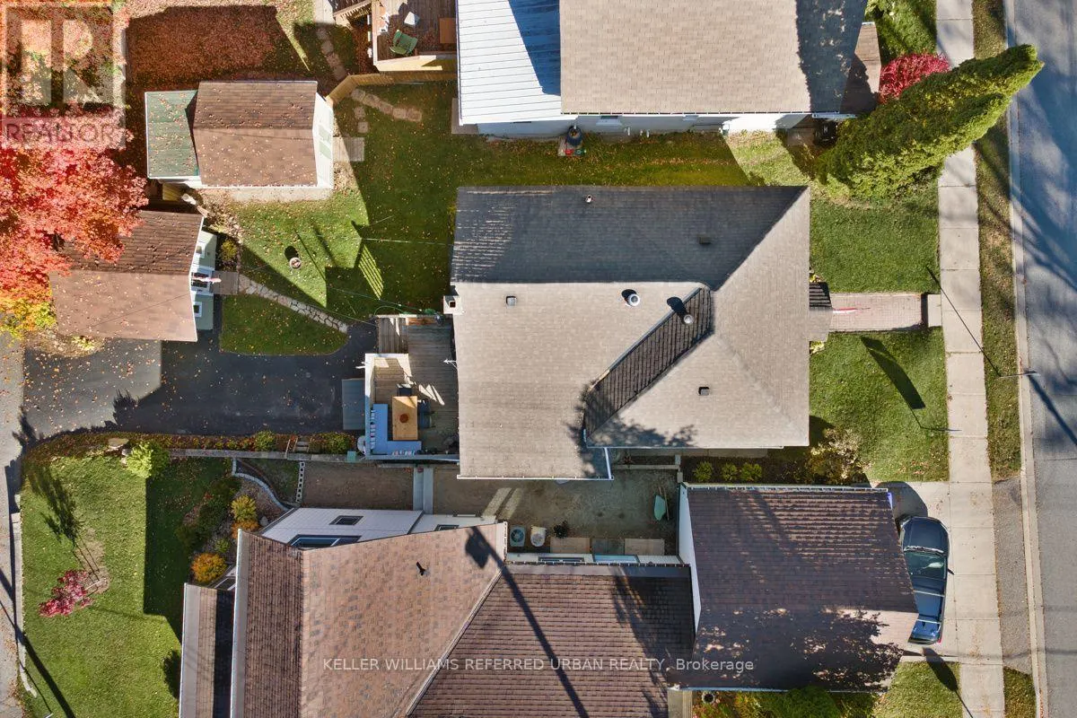 558 ELIZABETH STREET